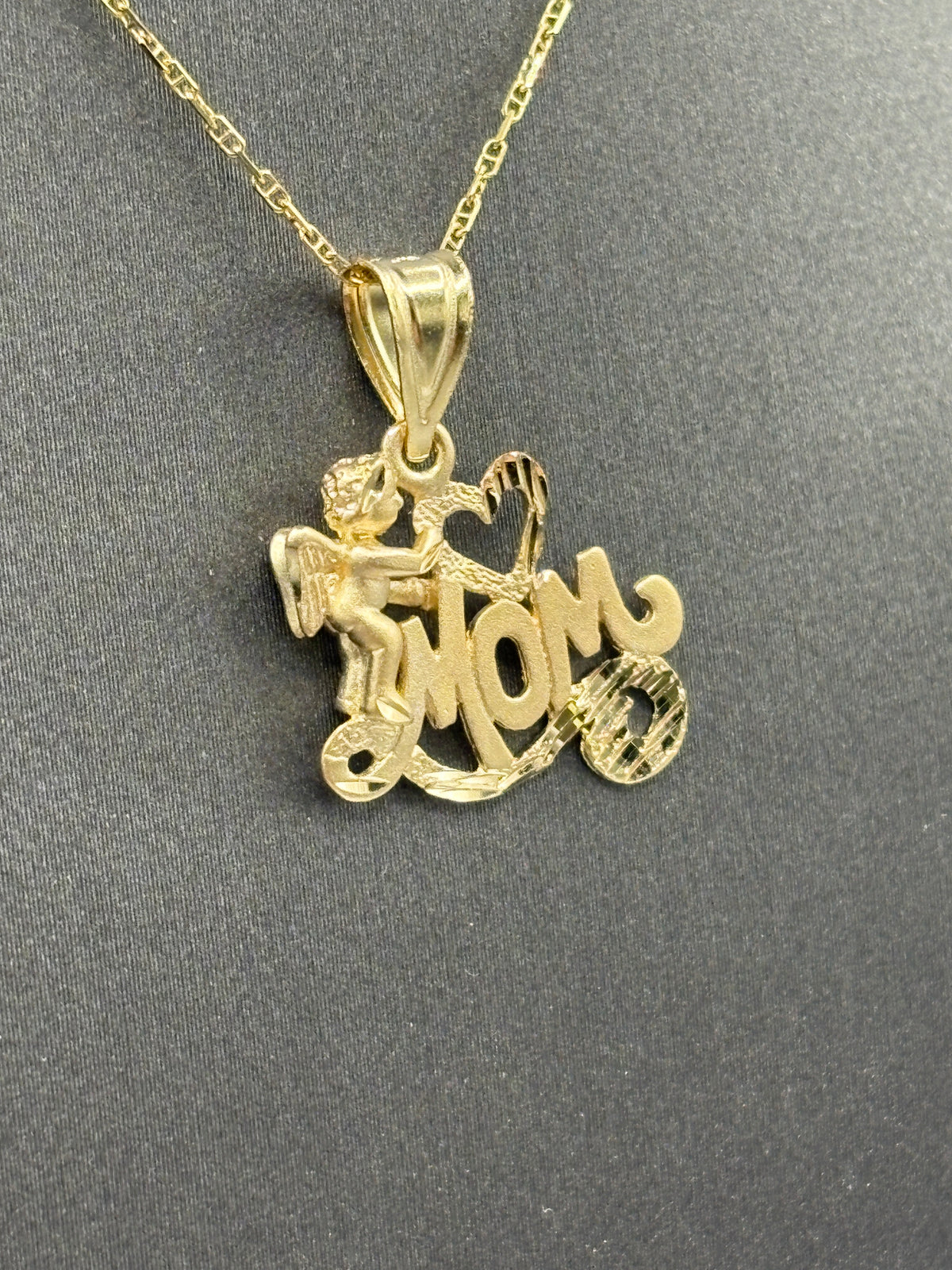 14kt Ladies Angel Heart MOM pendant