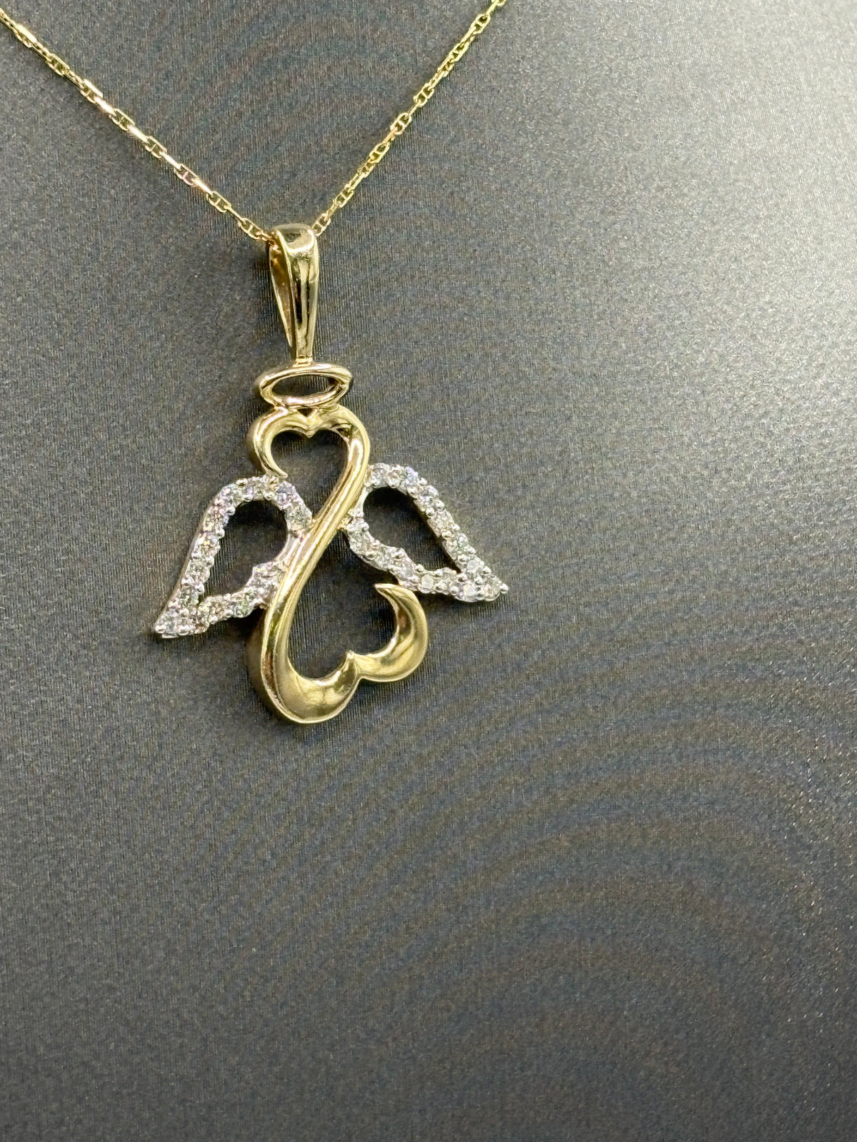 14 KT YELLOW GOLD DIAMOND HEART ANGEL PENDANT