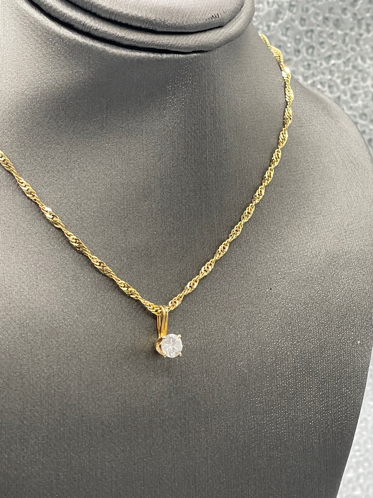 Ladies 14 Karat Yellow Gold 4 Prong Diamond Solitaire Pendant