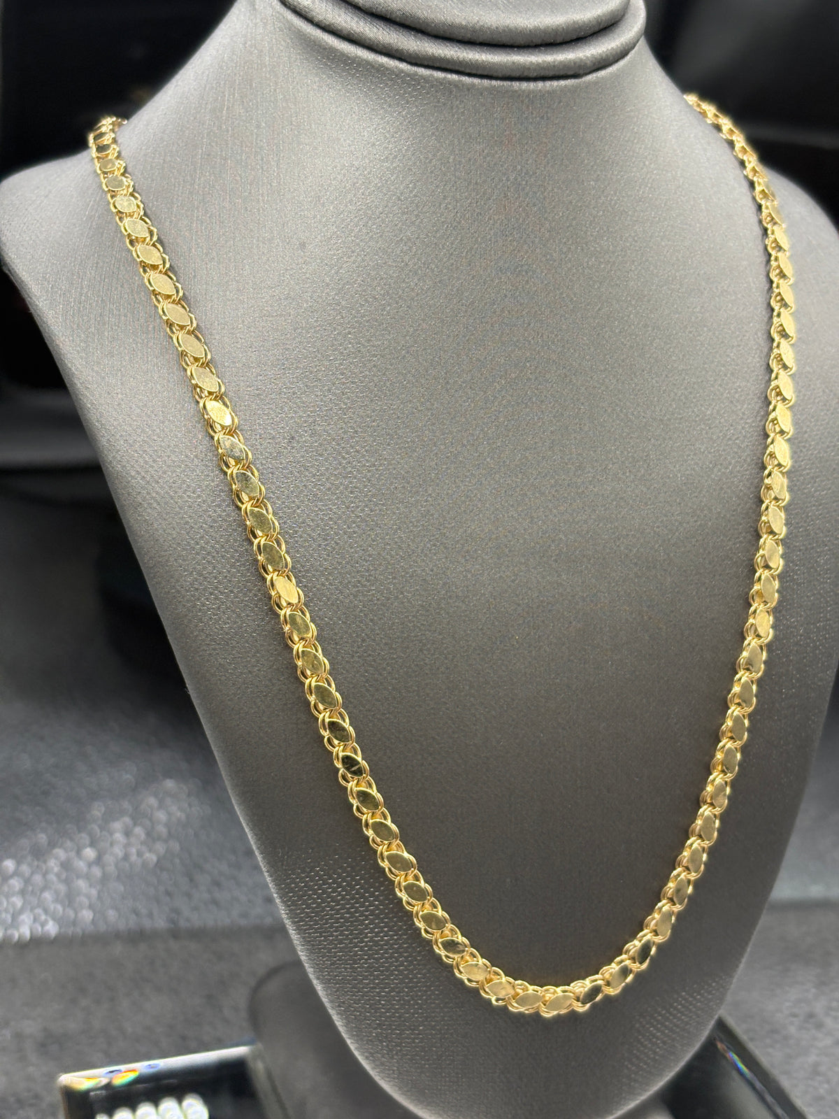 Ladies/Gents 14 Karat Yellow Gold Snail Link Chain