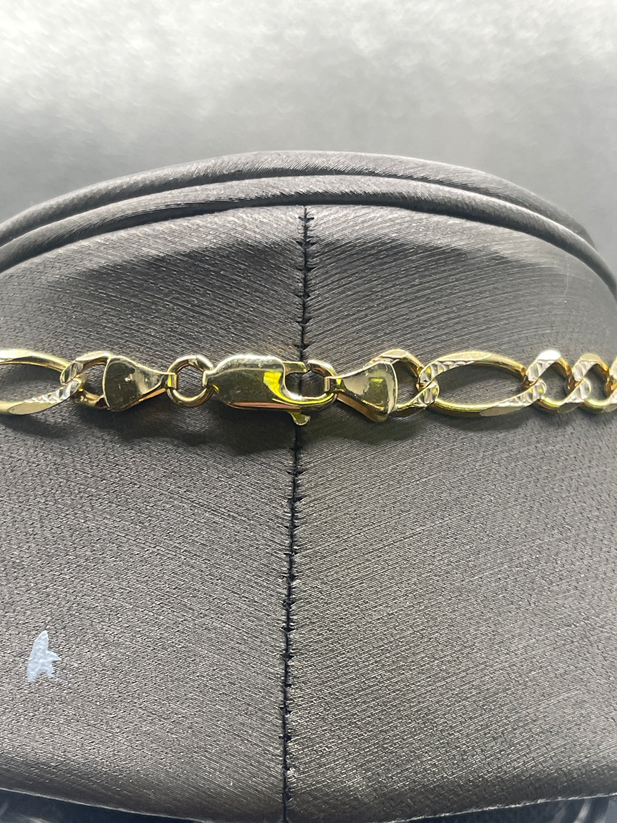 Men’s / Ladies 10 Karat Yellow & White Gold Solid Figero Chain