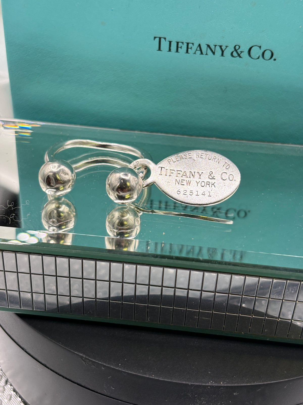 TIFFANY & Company Oval Key Ring