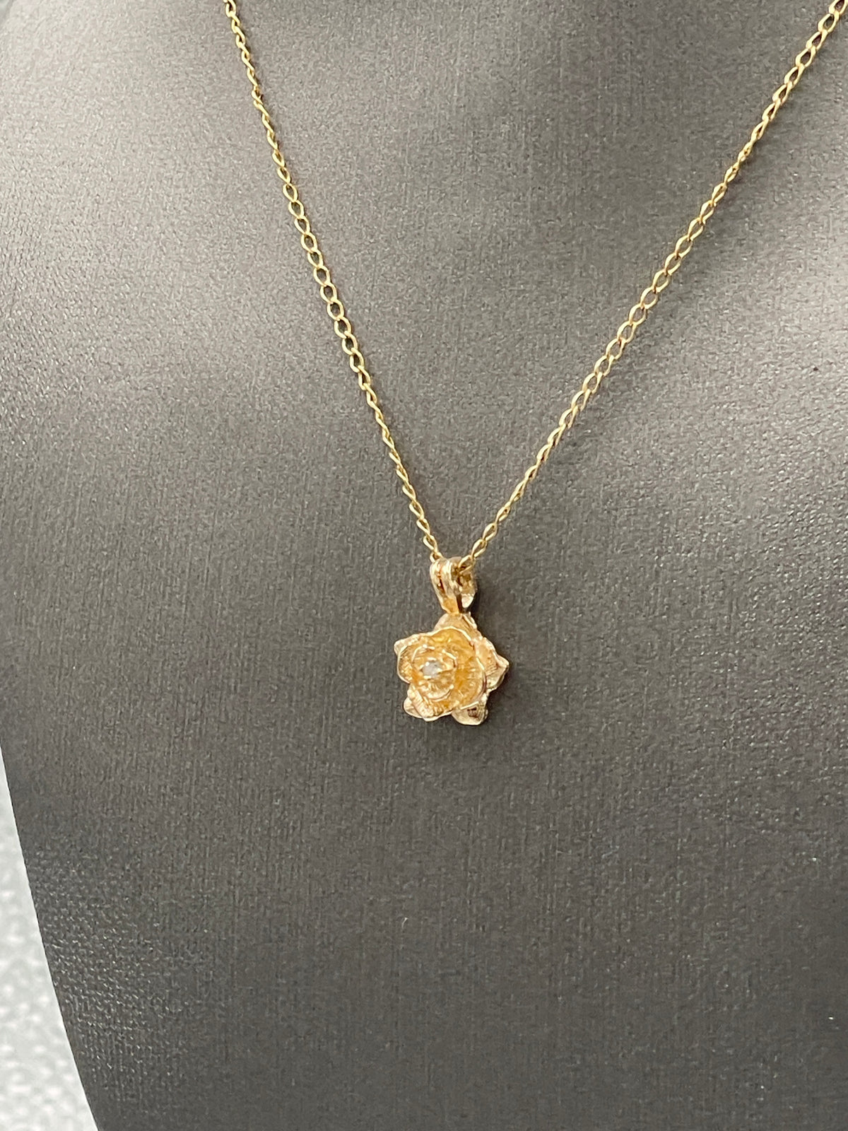 Ladies 14 Karat Yellow Gold Rose Flower Pendant & Diamond