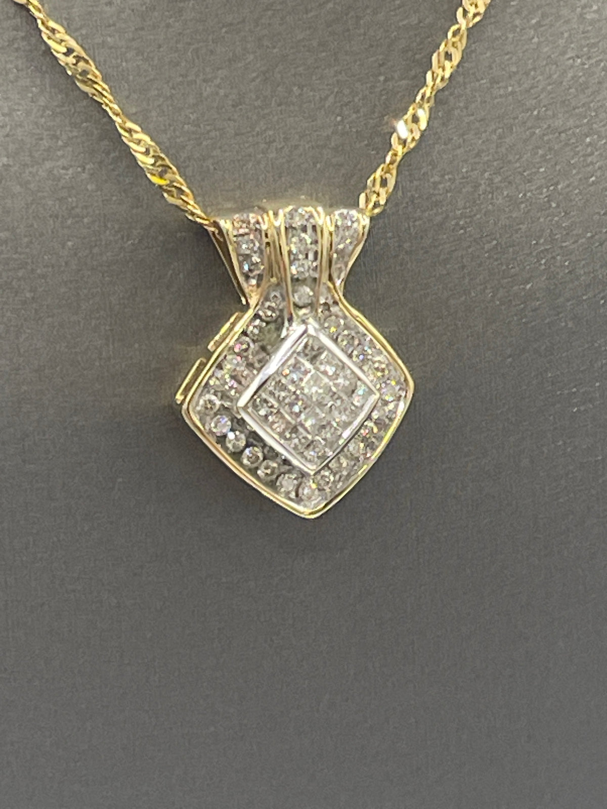 Ladies 10 Karat Yellow Gold Geometric Diamond Pendant