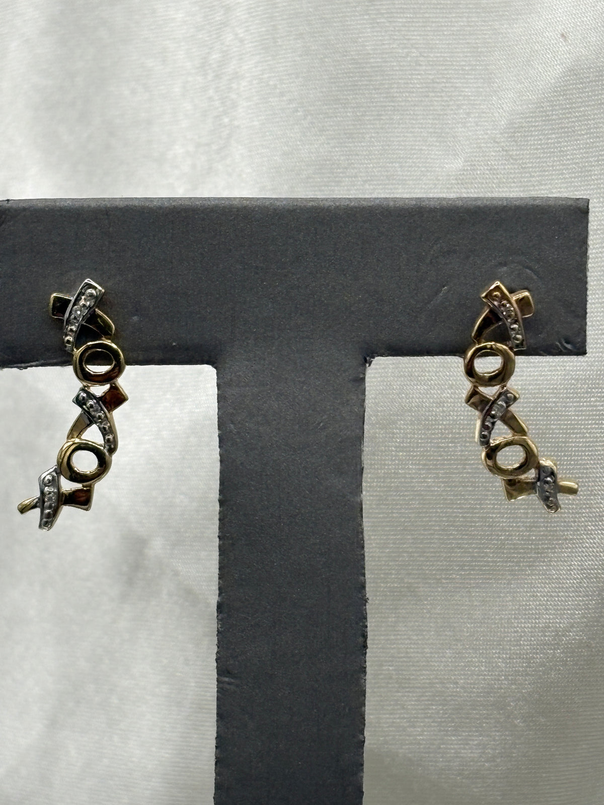 Vintage XOXO 14kt earrings