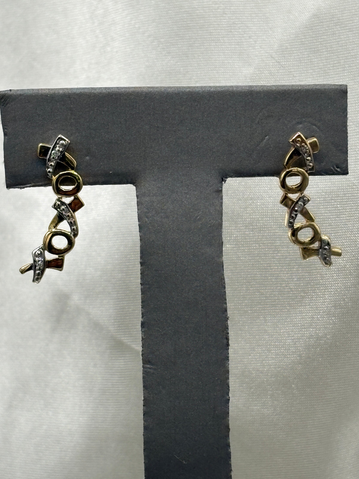 Vintage XOXO 14kt earrings