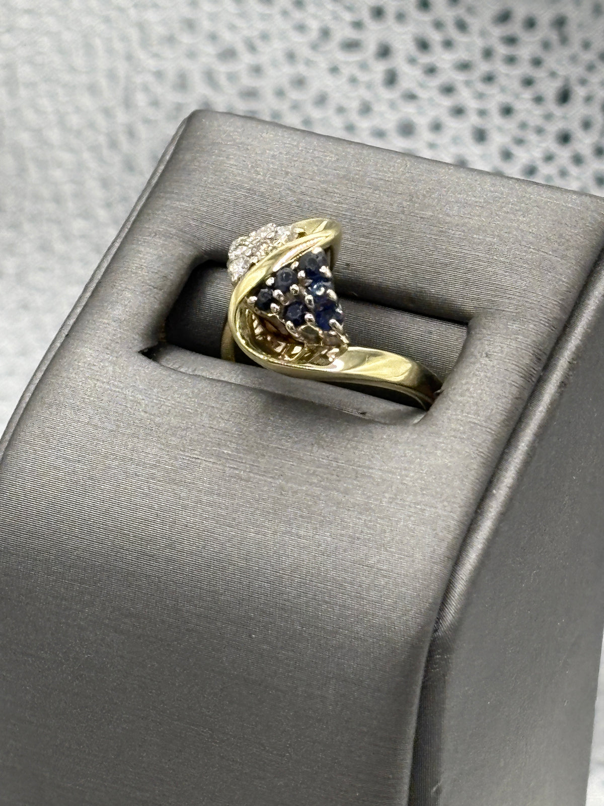 Ladies Incredible 14 Karat Gold Diamond & Sapphire Cocktail Ring