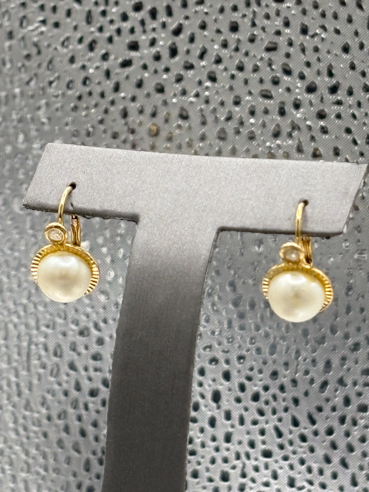 Ladies 14 Karat Yellow Gold Diamond & Pearl Dangling Earrings