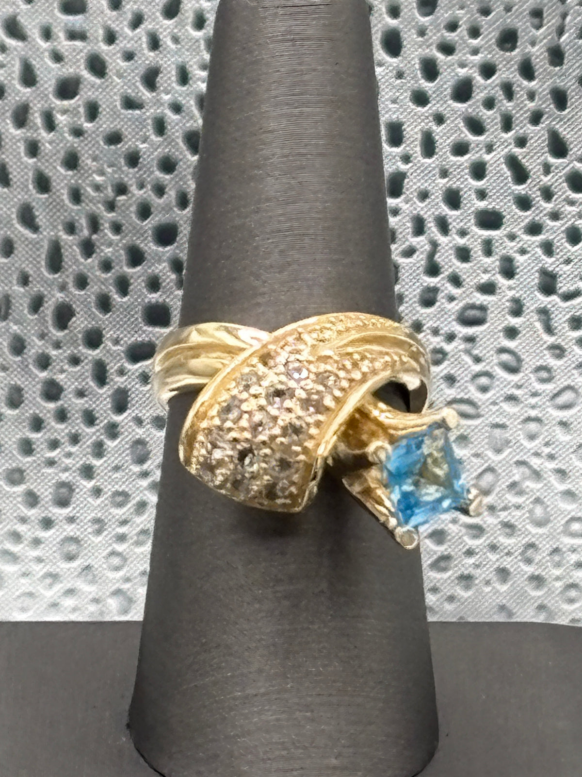 Ladies 14 Karat Yellow Gold Blue Topaz & Diamond Cocktail Ring