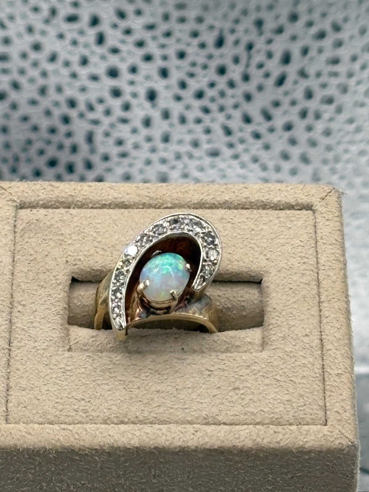 Ladies Vintage 14 Karat Yellow Gold Fire Opal & Diamond Ring