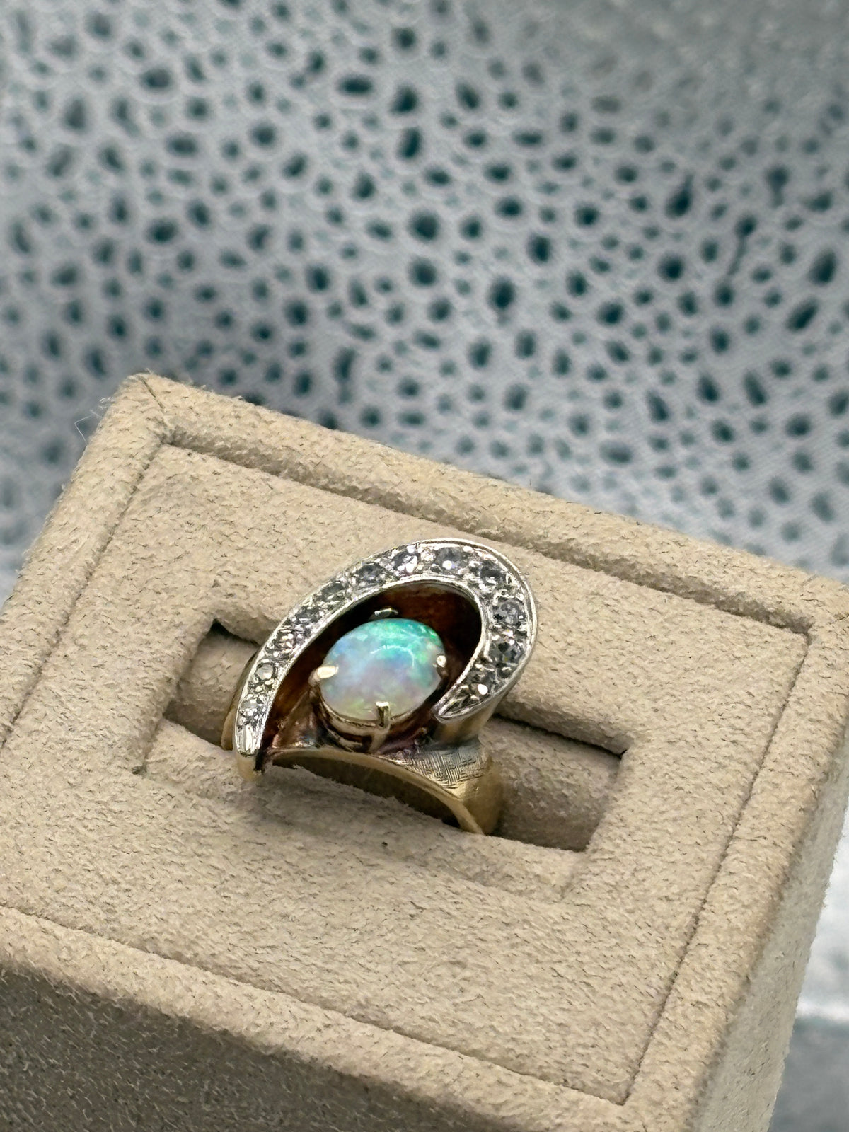 Ladies Vintage 14 Karat Yellow Gold Fire Opal & Diamond Ring
