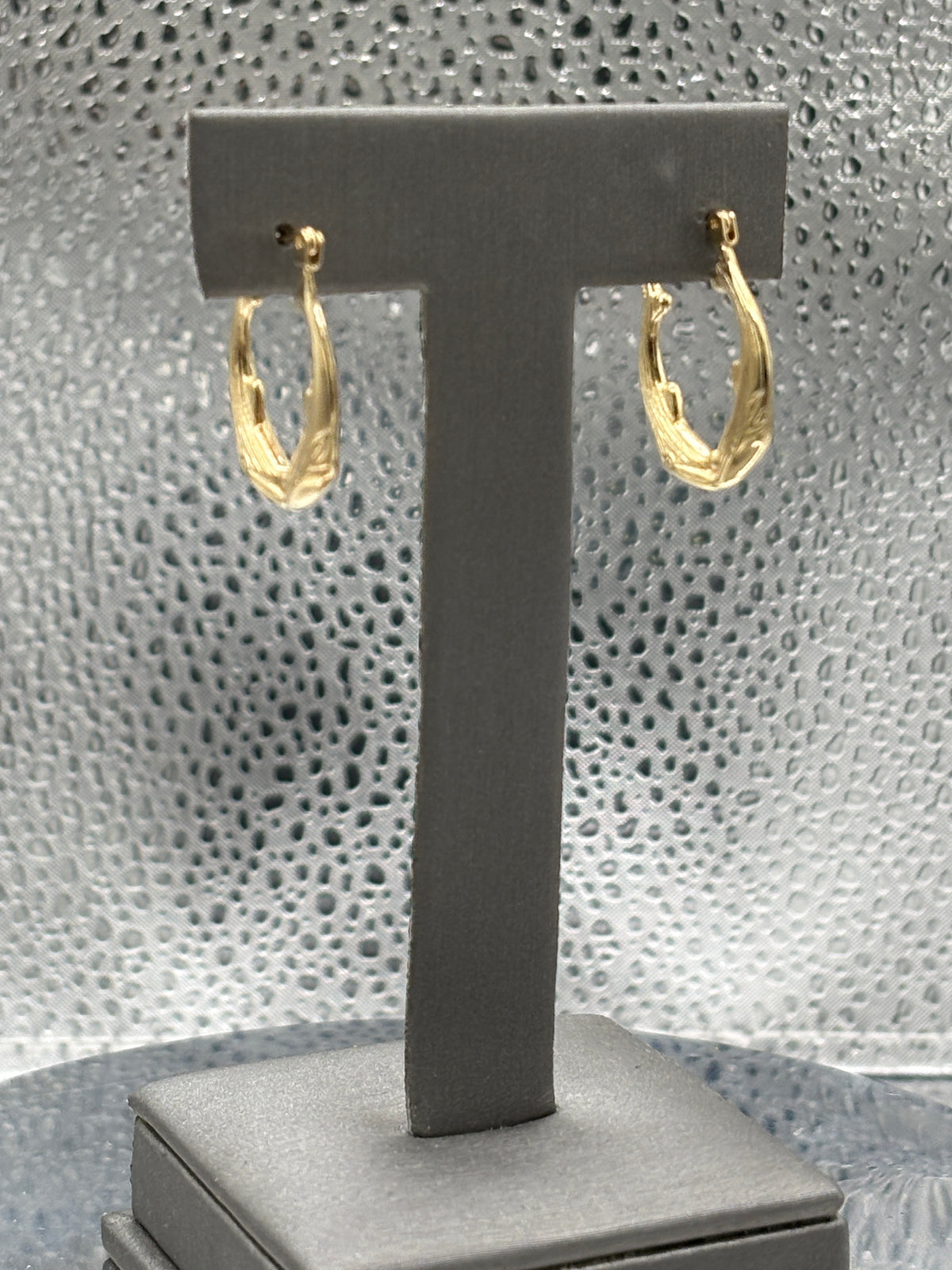 Ladies 14 Karat Yellow Gold Kissing Dolphin Hoop Earrings
