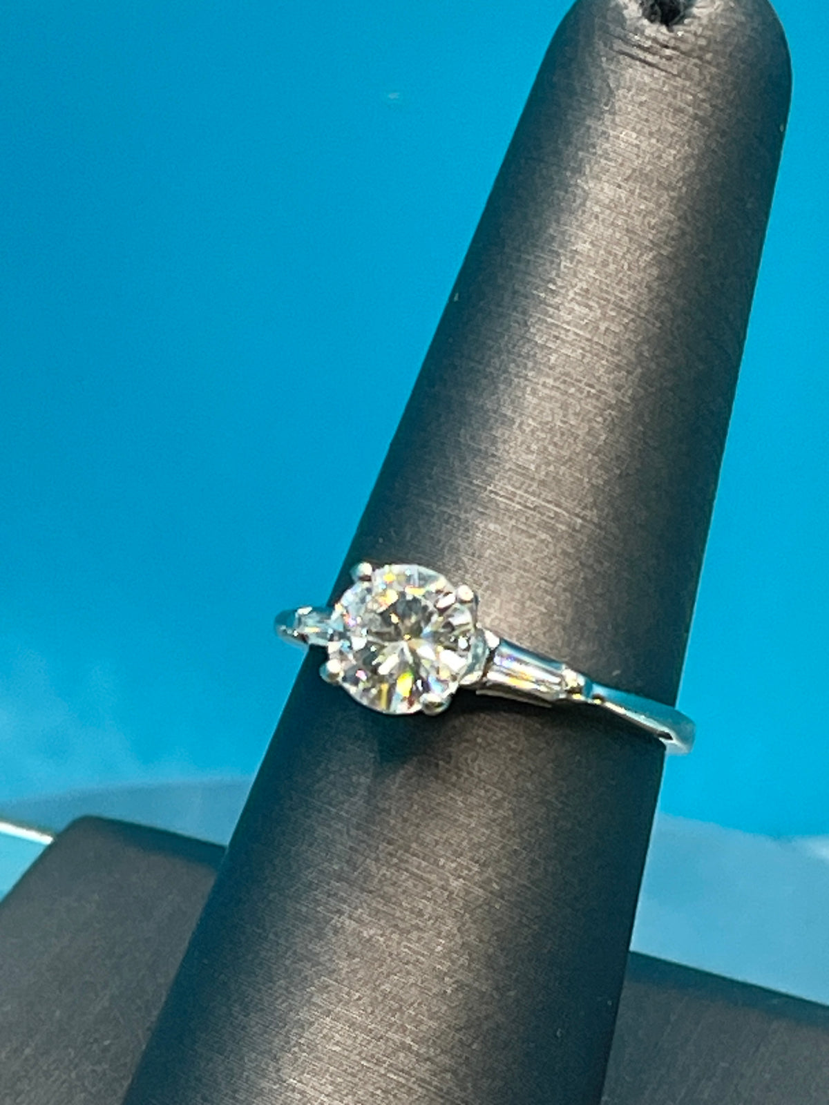 Ladies 14 Karat White Gold Round Shaped Diamond Engagement Ring