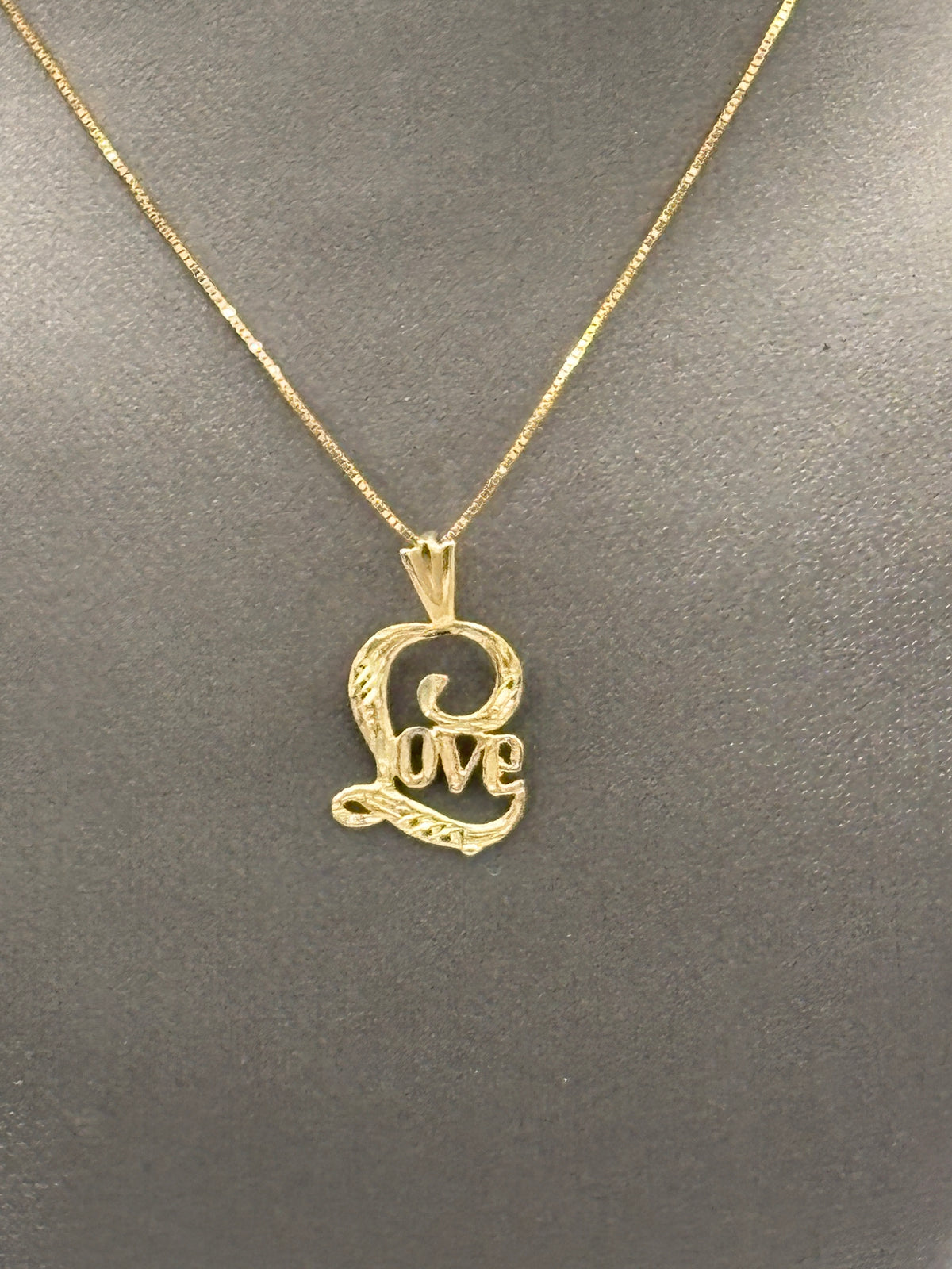 Ladies 14 Karat Yellow Gold Diamond-Cut Love Pendant