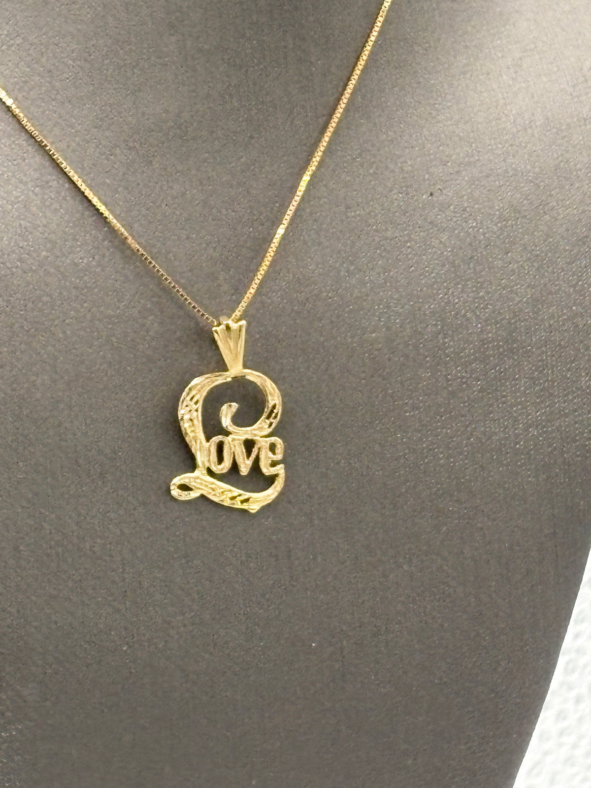 Ladies 14 Karat Yellow Gold Diamond-Cut Love Pendant