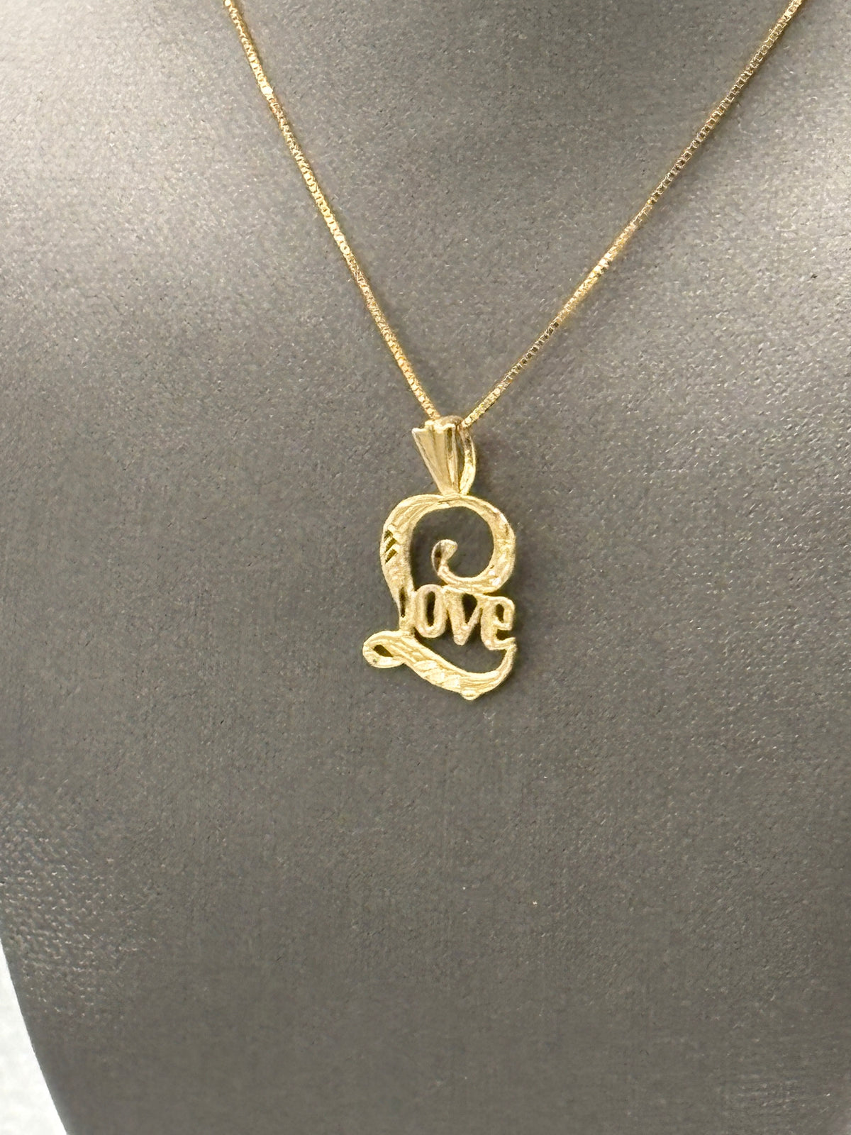 Ladies 14 Karat Yellow Gold Diamond-Cut Love Pendant