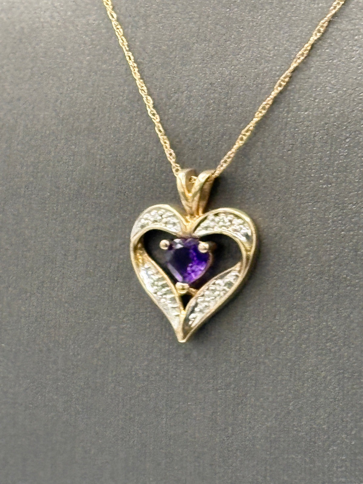 Ladies 10 Karat Yellow Gold Amethyst & Diamond Pendant & Chain