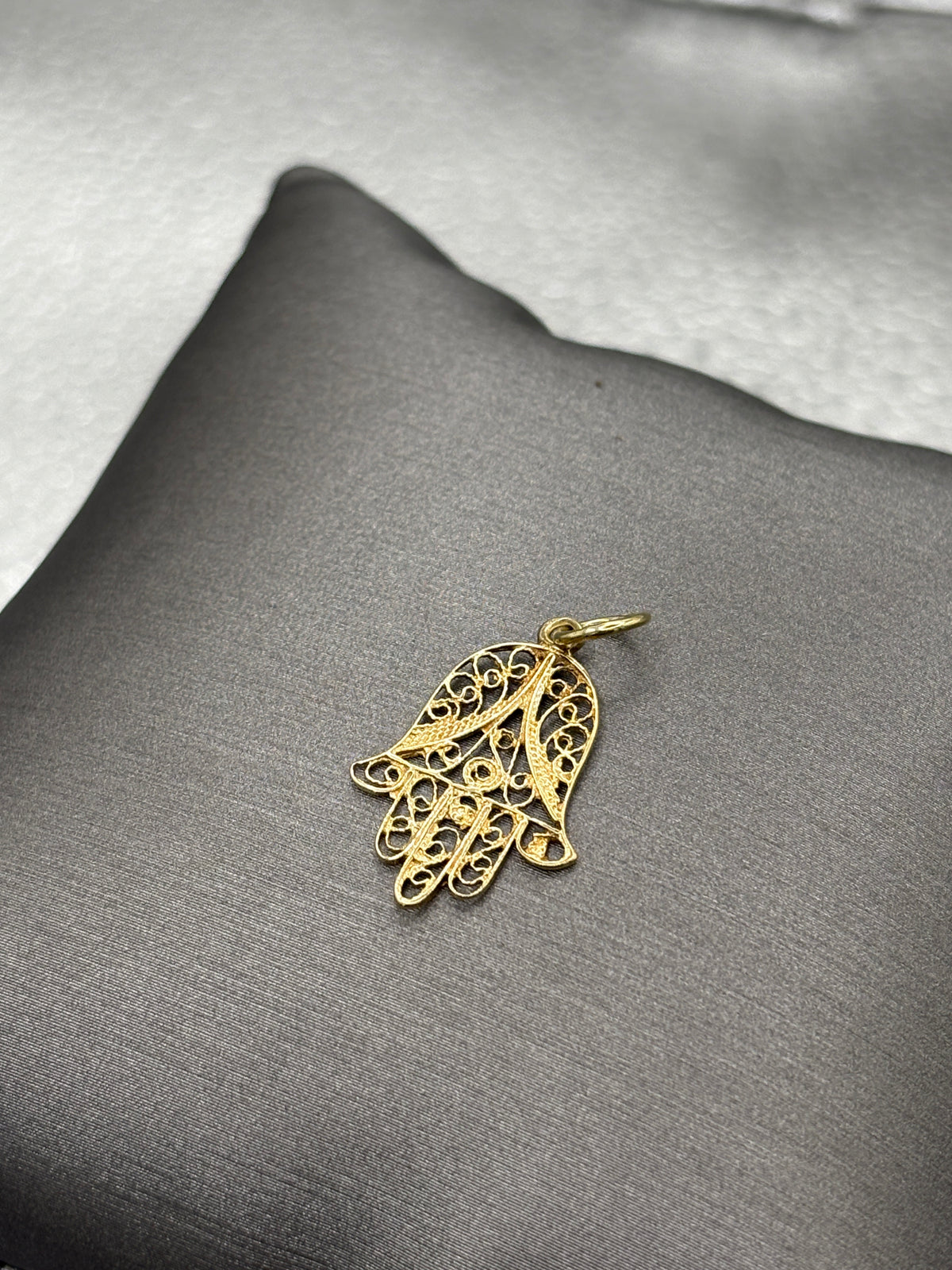 Ladies / Gents 14 Karat Yellow Gold Hand Of God Pendant