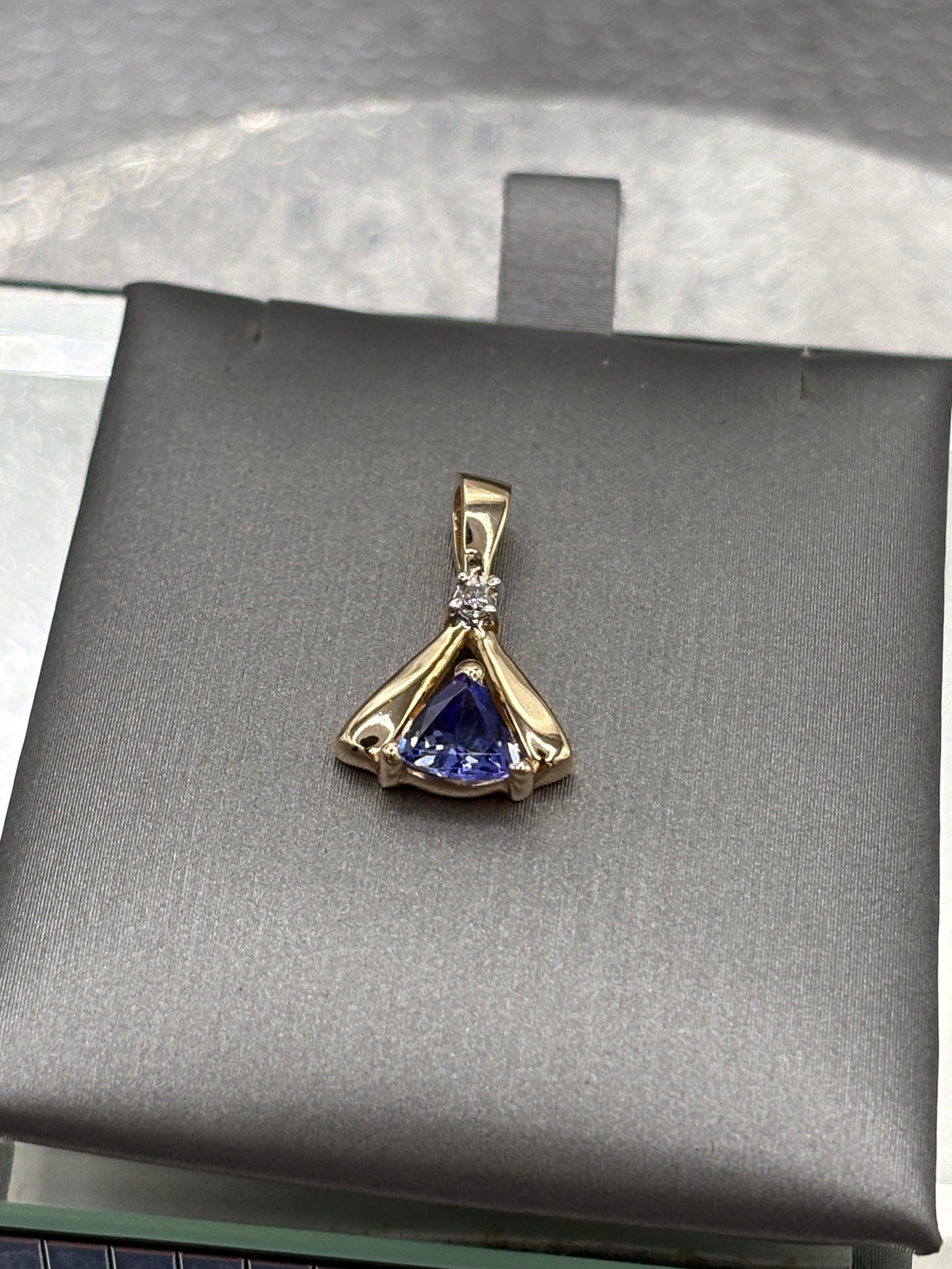 Ladies Triangular 14 Karat Yellow Gold Tanzanite Diamond Pendant
