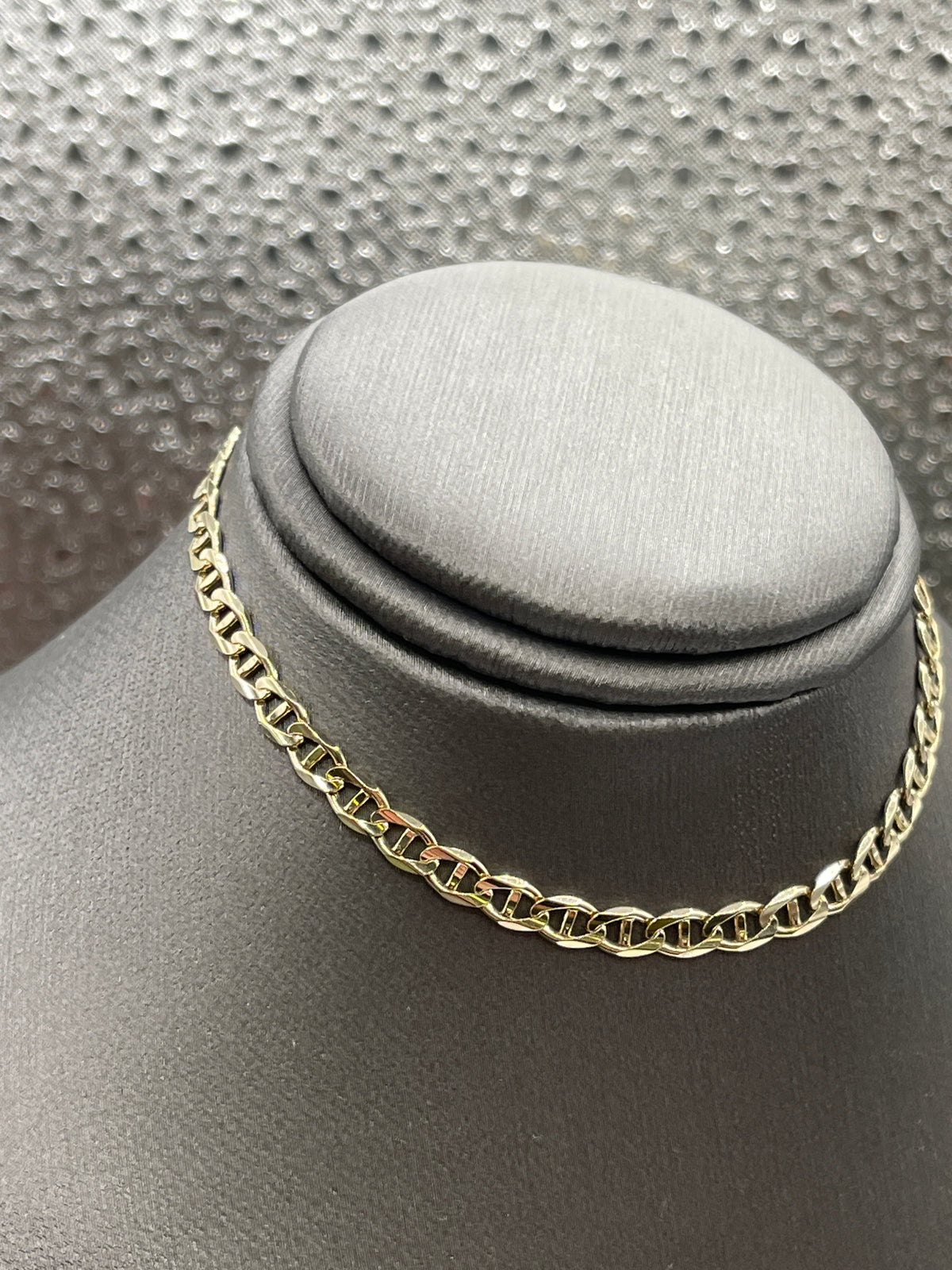 Ladies or Gents 10 Karat Yellow Gold Anchor Link Bracelet
