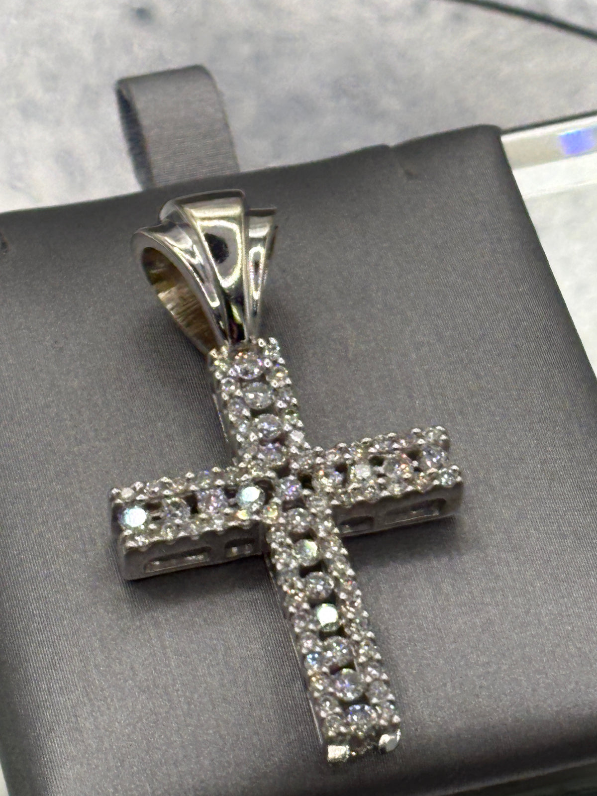 Ladies / Gents 14 Karat White Gold Diamond Cross Pendant