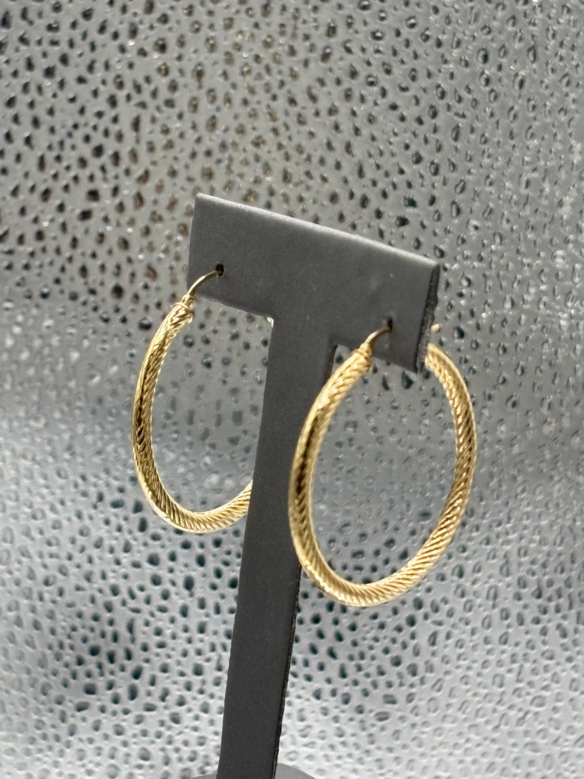 Ladies 14 Karat Yellow Gold Fluted Round Hoop Earrings