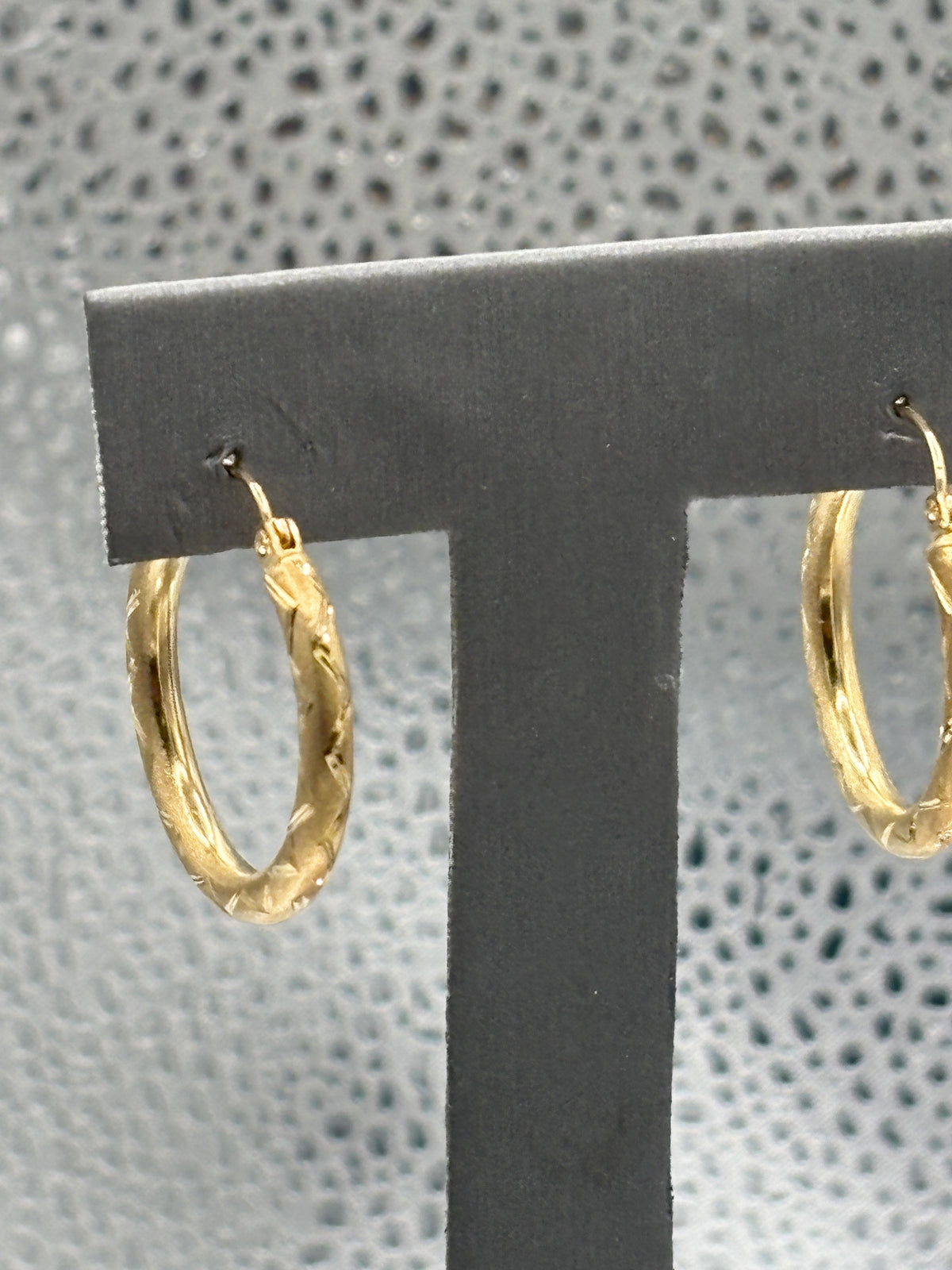 Ladies 14 Karat Yellow Gold Di-Cut Hoop Earrings