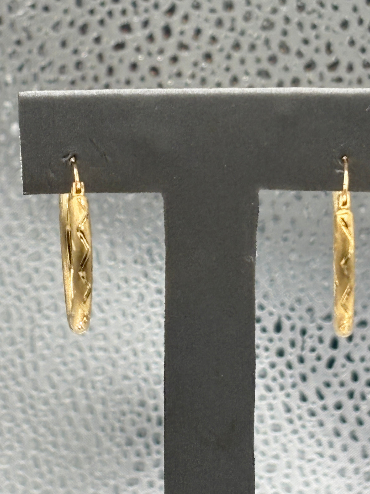 Ladies 14 Karat Yellow Gold Di-Cut Hoop Earrings