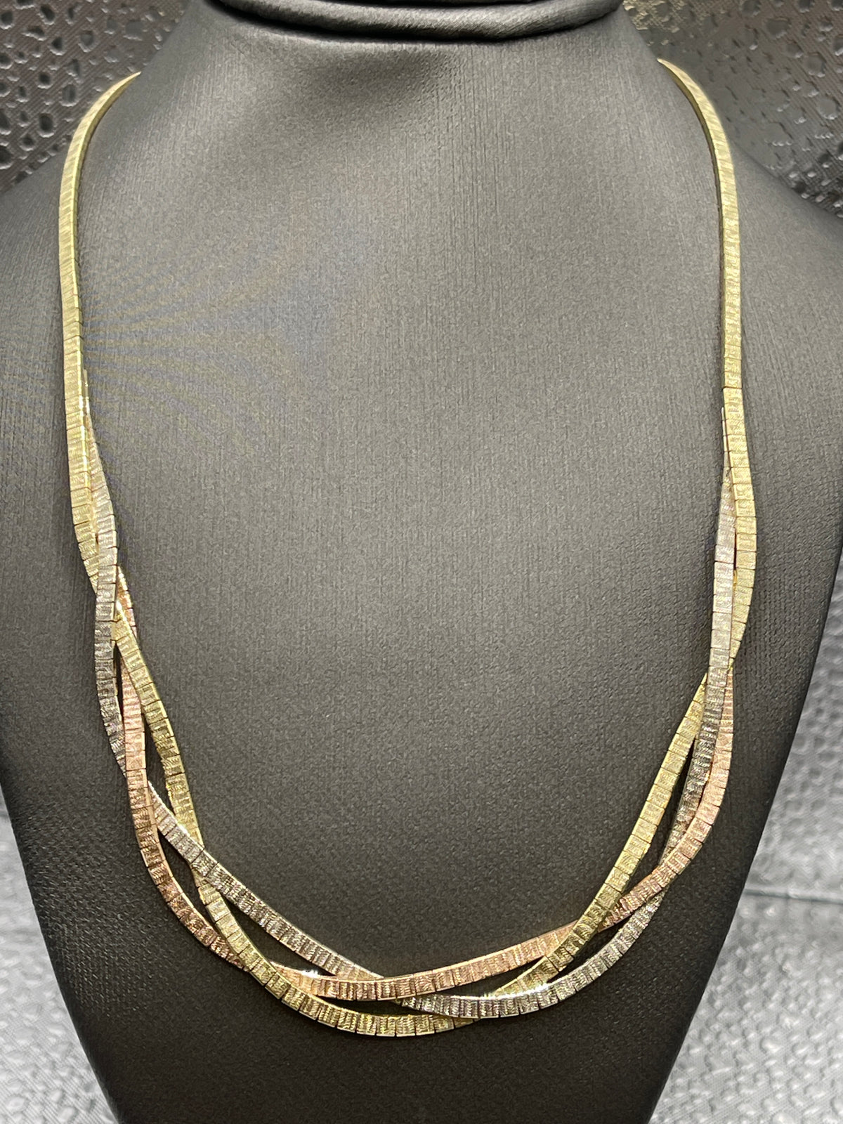 Ladies Fabulous Vintage 14 Karat Tri Color Gold Woven Necklace