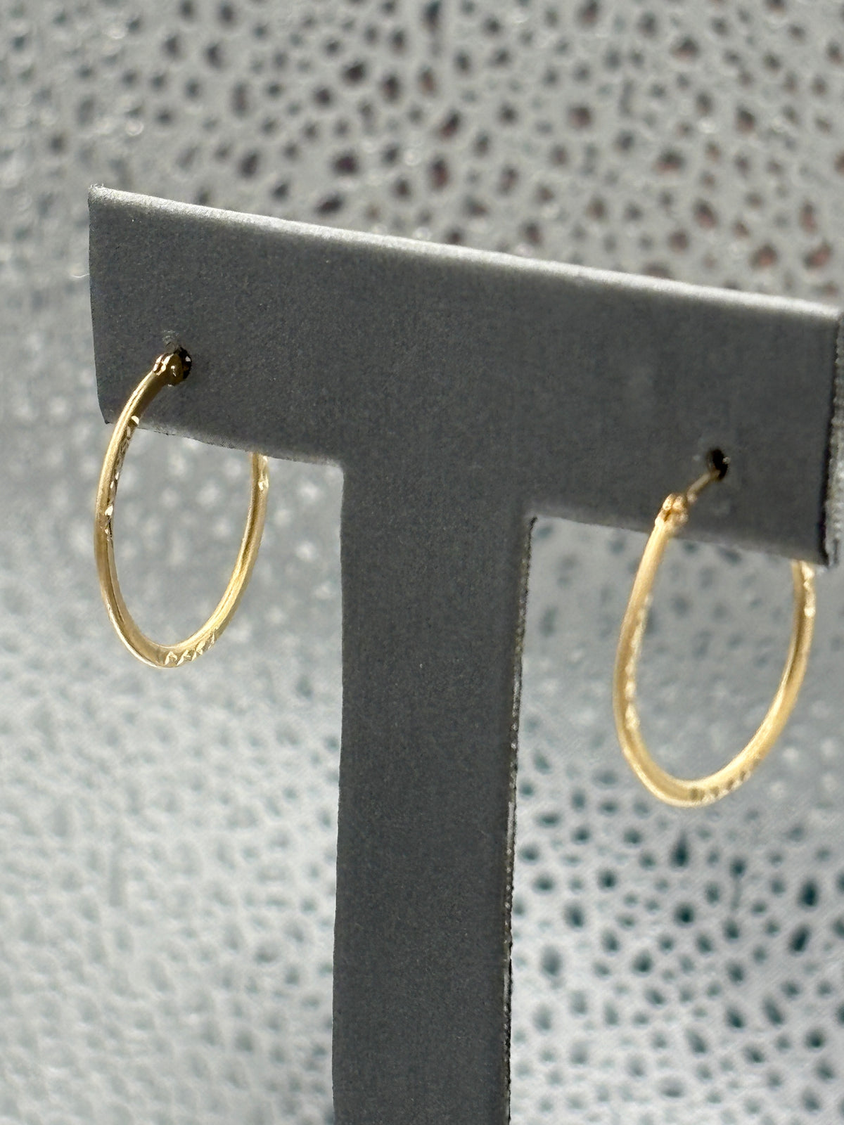 View two of Ladies beautiful 14 Karat Yellow Gold Diamond-Cut Hoop Earrings