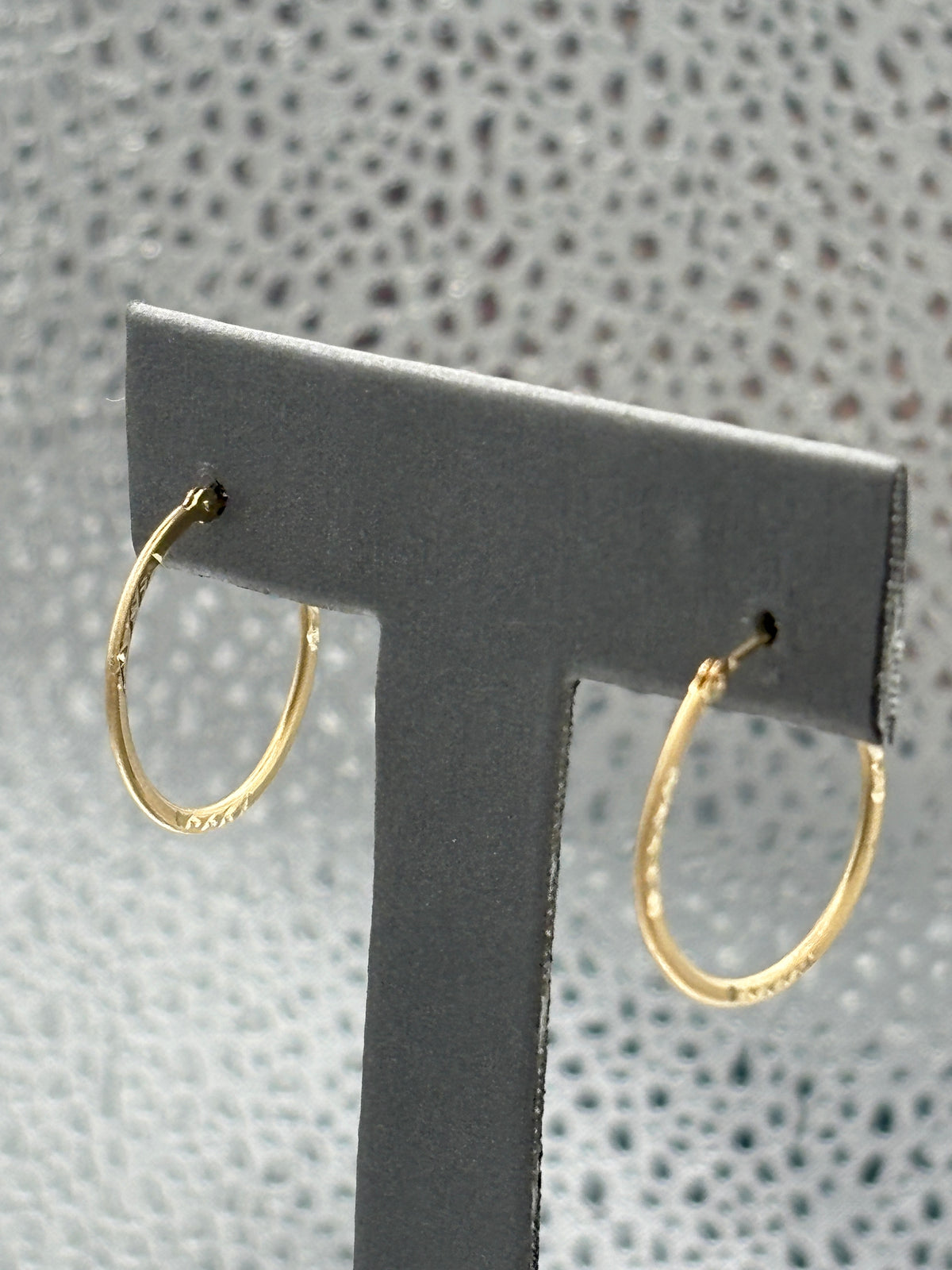 View five of Ladies beautiful 14 Karat Yellow Gold Diamond-Cut Hoop Earrings