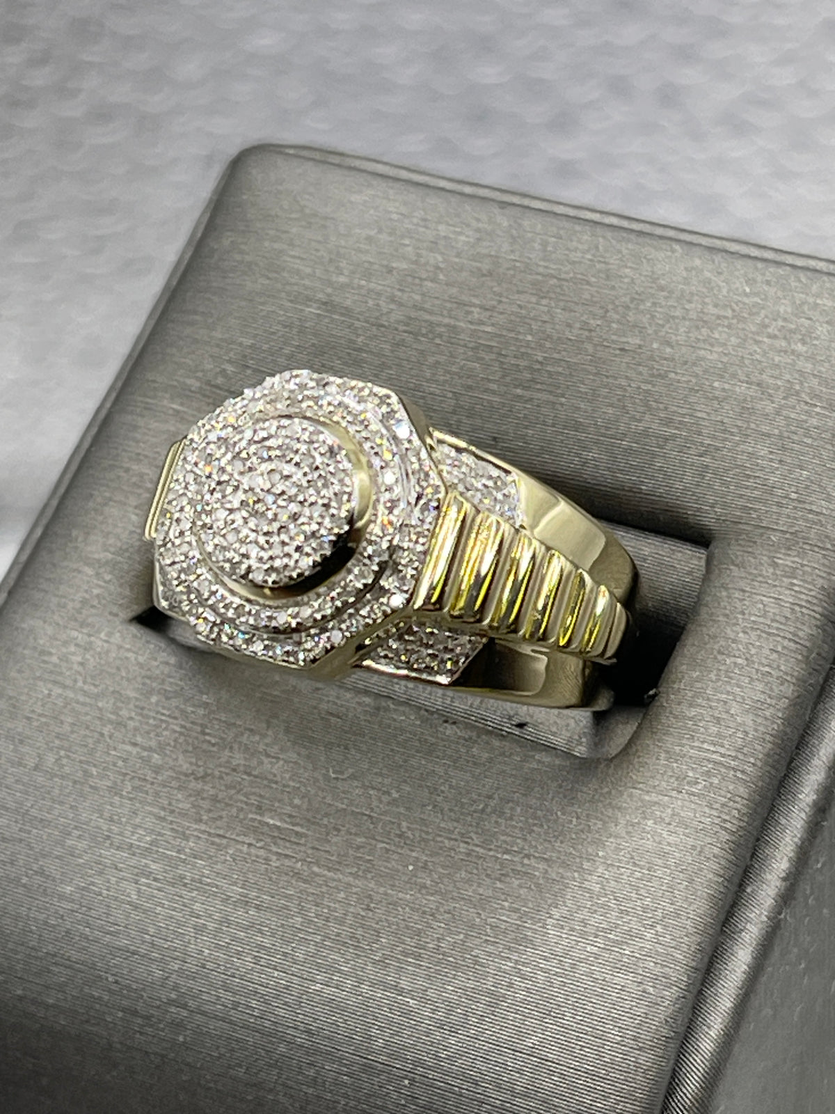 Spectacular Gents/Ladies 10 Karat Yellow Gold Diamond Rolex Style Ring
