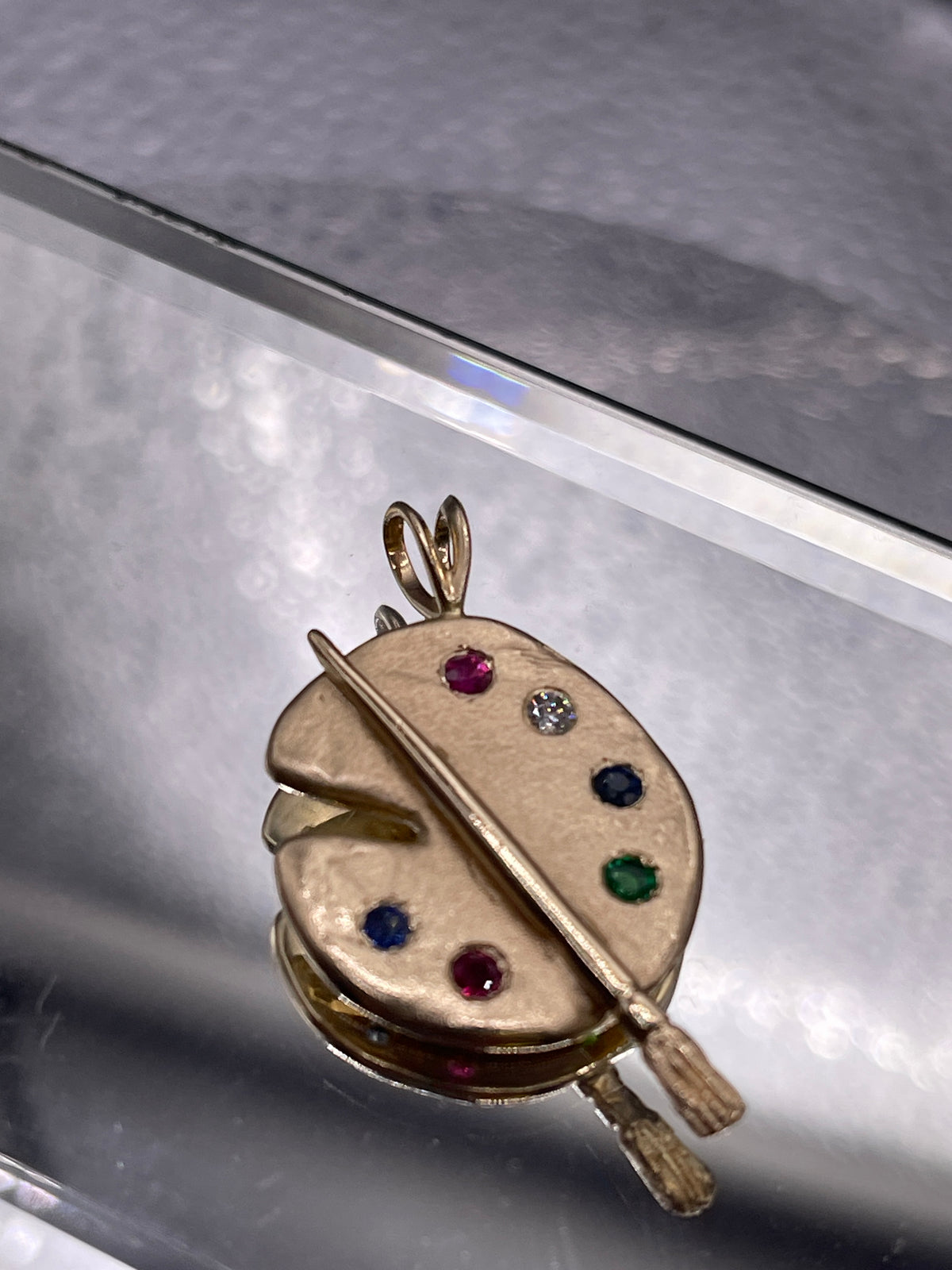Amazing 14 Karat Yellow Gold Artist’s Palet, Paint and Brush Pendant