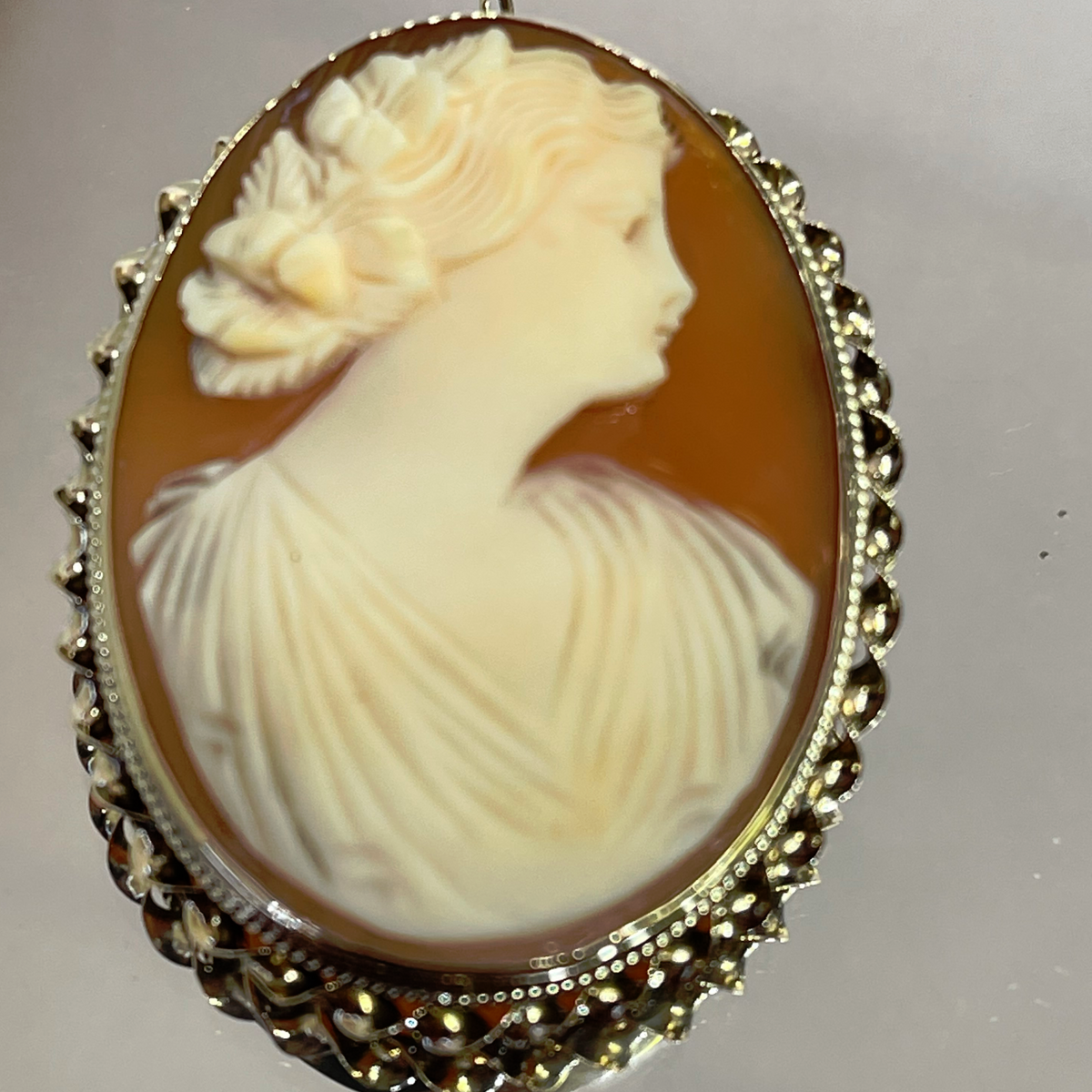 Vintage 10 Karat Yellow Gold Cameo Pin / Pendant / Brooch - Philadelphia Gold & Silver Exchange