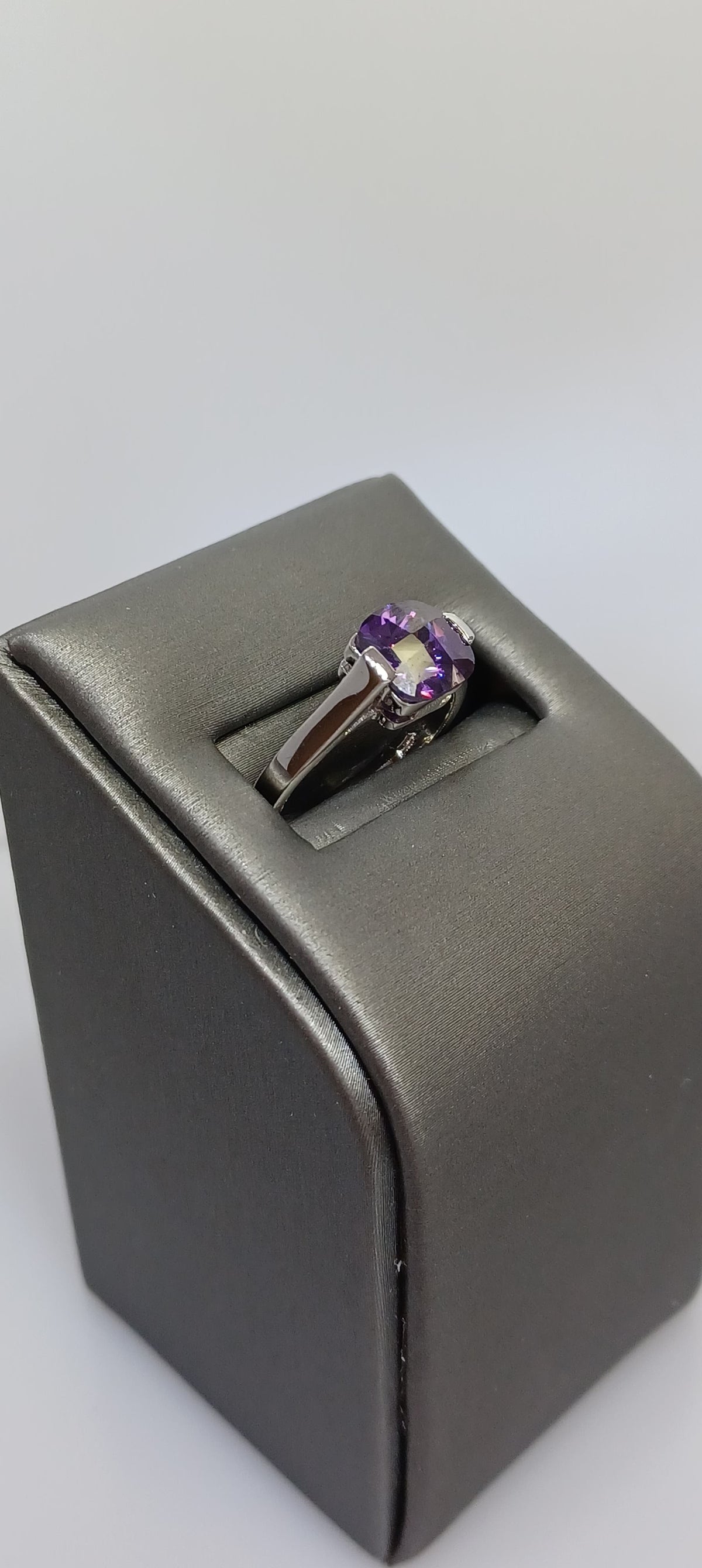 Sterling Silver .925 Amethyst Ring