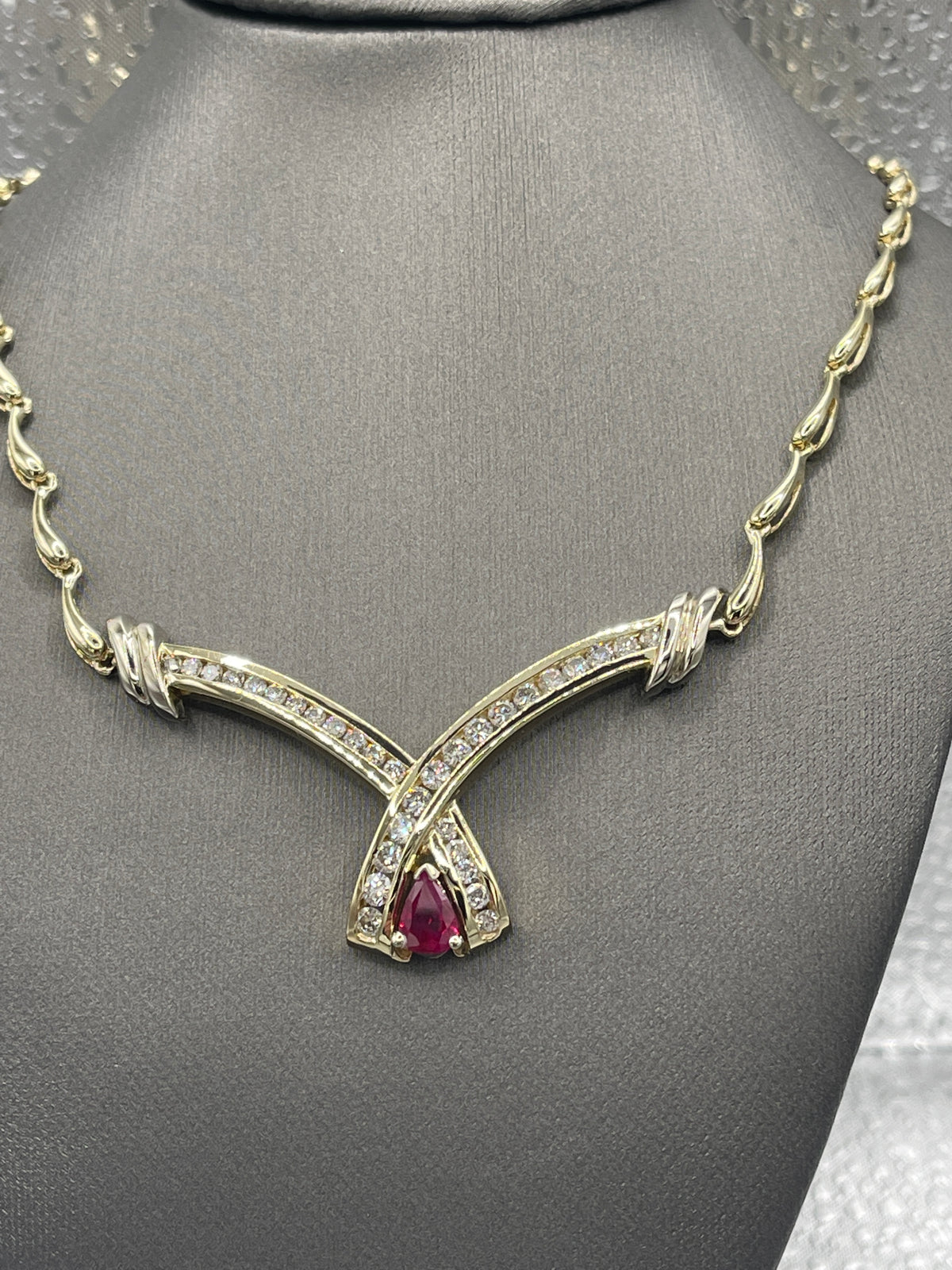 Ladies Incredible 14 Karat Gold Ruby and Diamond Cocktail Necklace