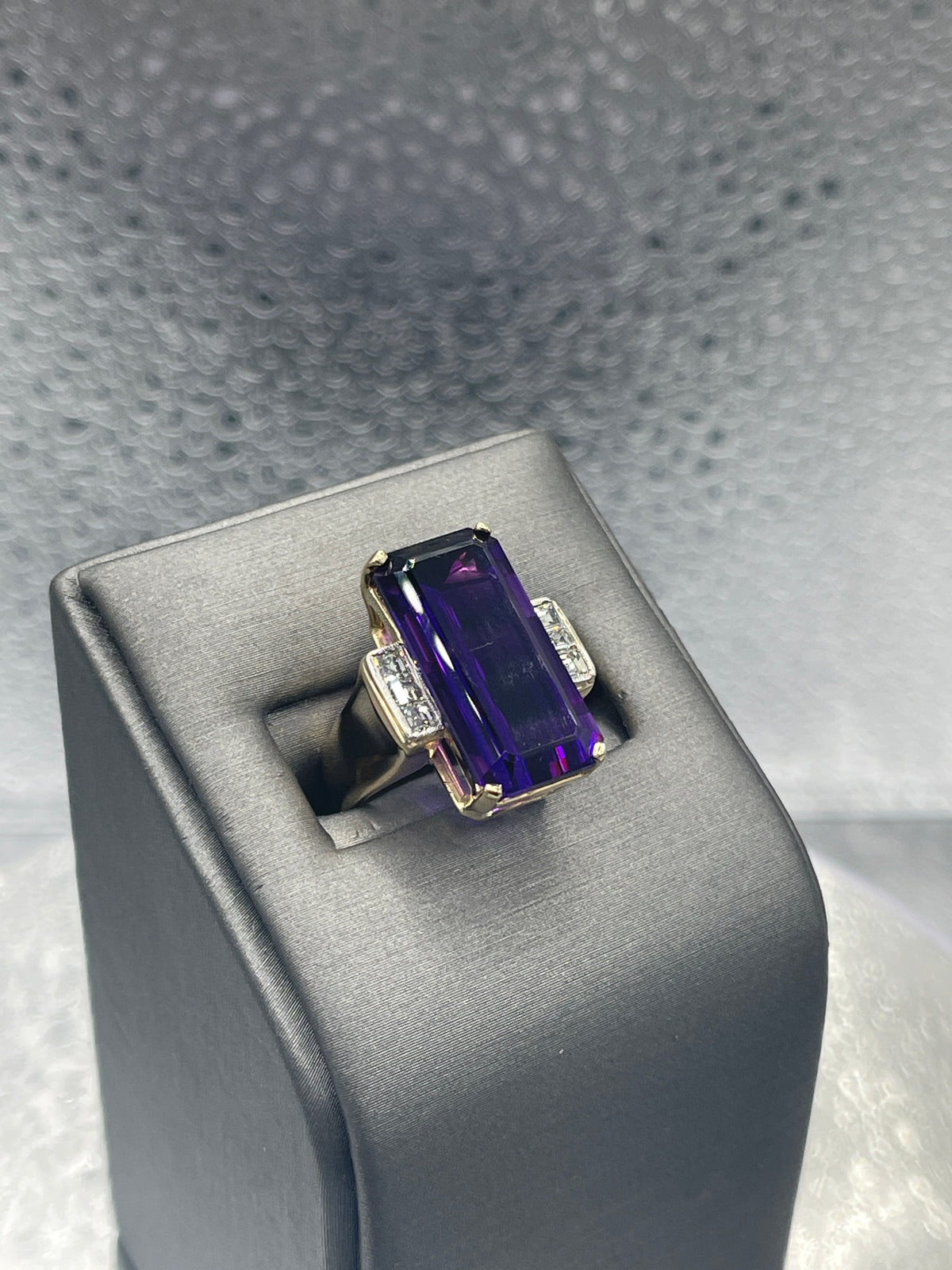 A Magnificent Ladies 14 Karat Gold Emerald Cut Amethyst & Diamond Ring