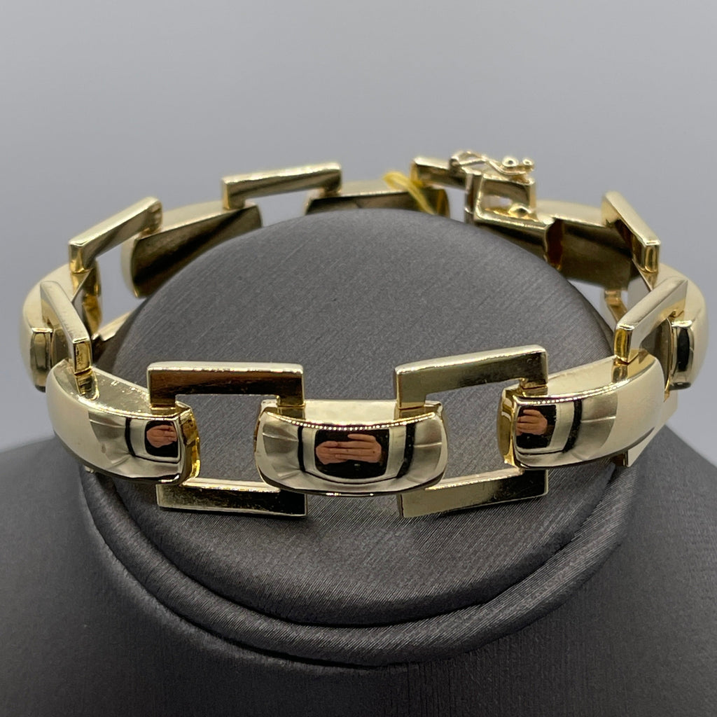 14 karat yellow gold interlinked bracelet