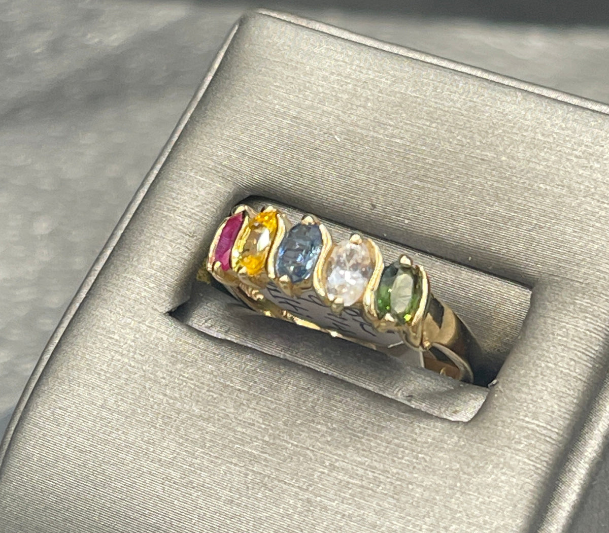 MULTICOLORED OVAL SHAPED TENNIS RING