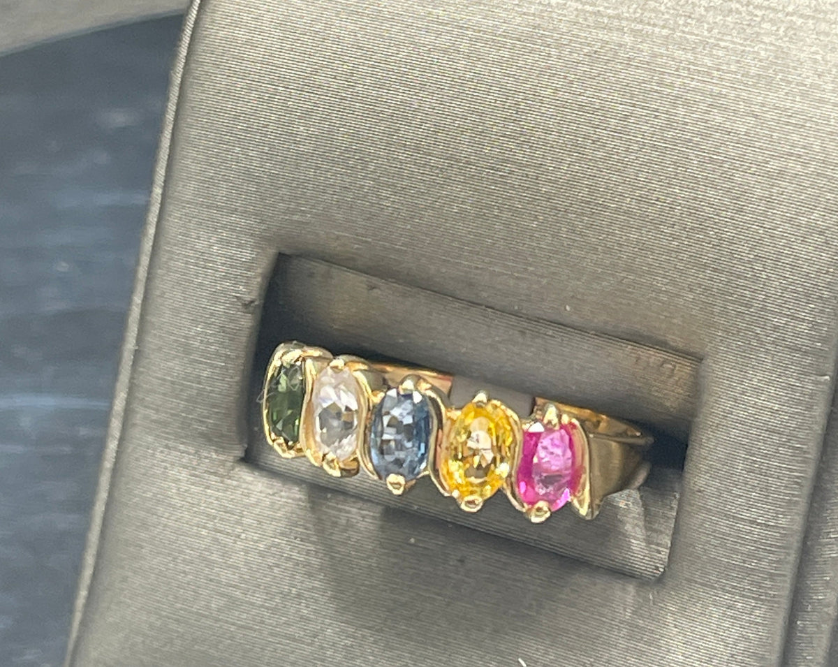 MULTICOLORED OVAL SHAPED TENNIS RING