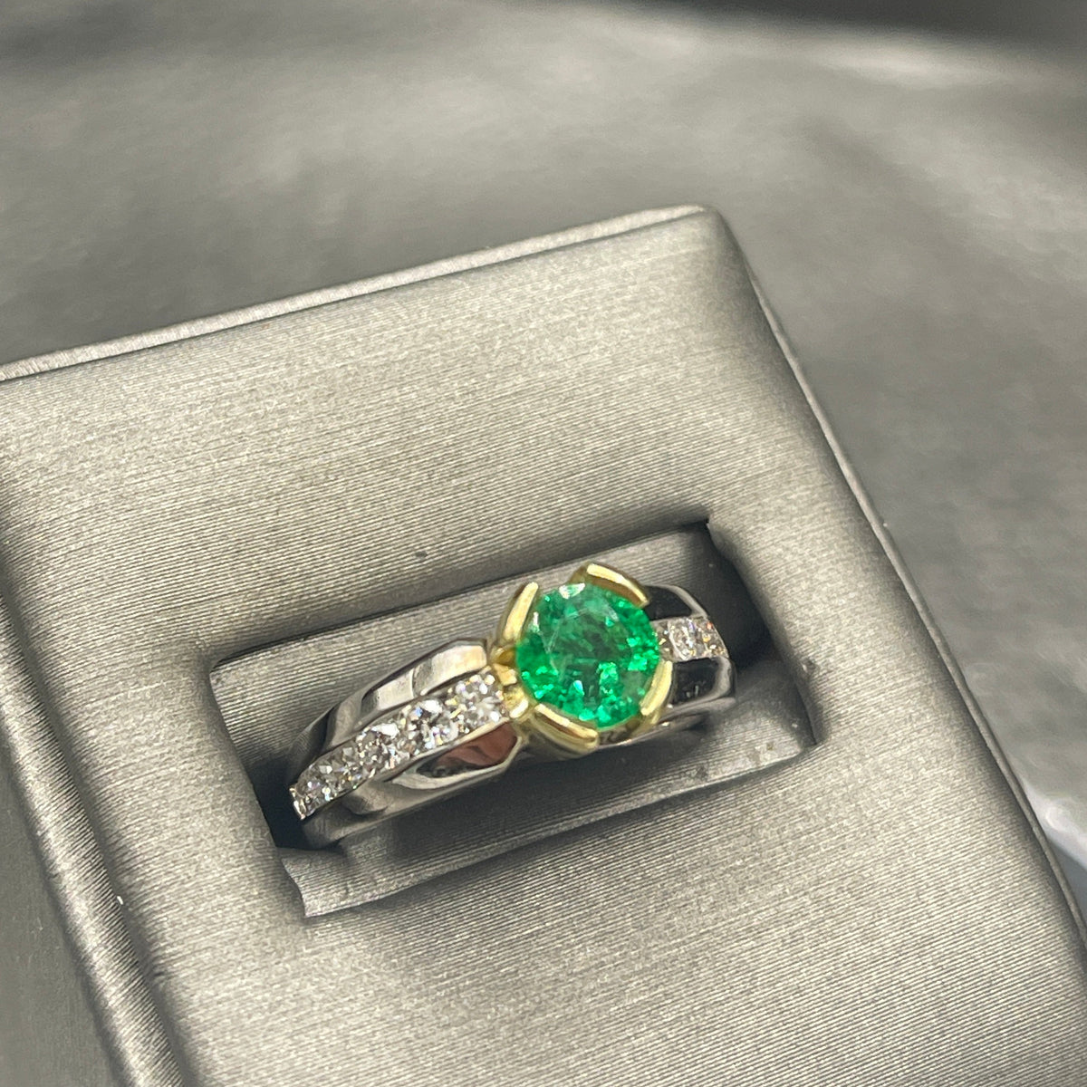 18 Karat White And Yellow Gold Round Shape Emerald & Diamond Ring