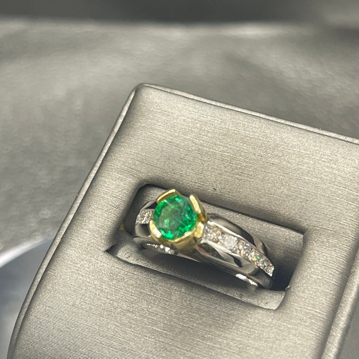 18 Karat White And Yellow Gold Round Shape Emerald & Diamond Ring