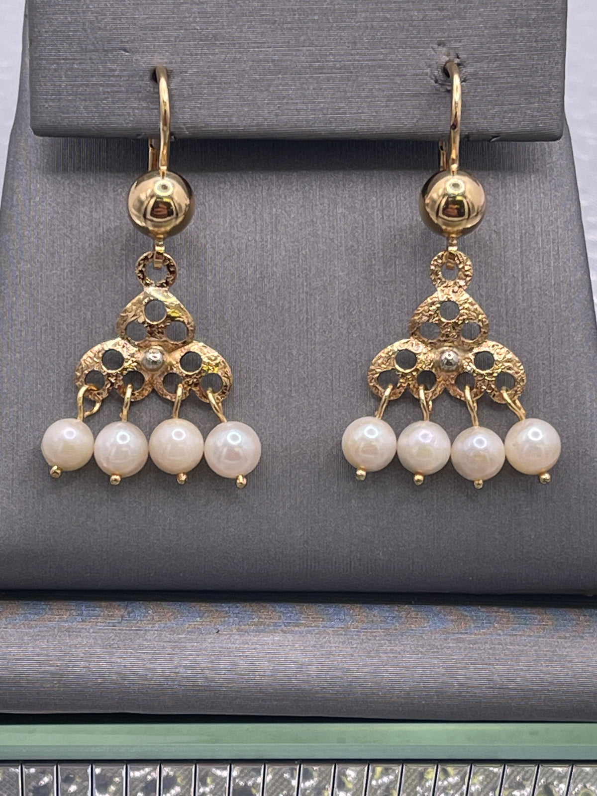 Ladies 18 Karat Yellow Gold Etruscan Chandelier Pearl Earrings