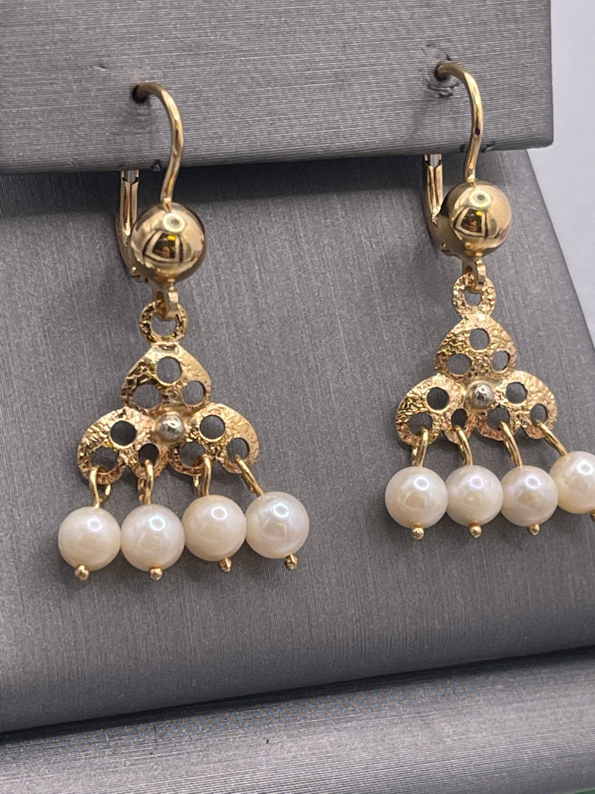 Ladies 18 Karat Yellow Gold Etruscan Chandelier Pearl Earrings