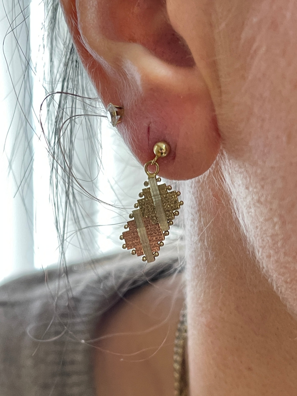 Ladies Vintage 14 Karat Tri-Color Gold Dangling Earrings With Posts