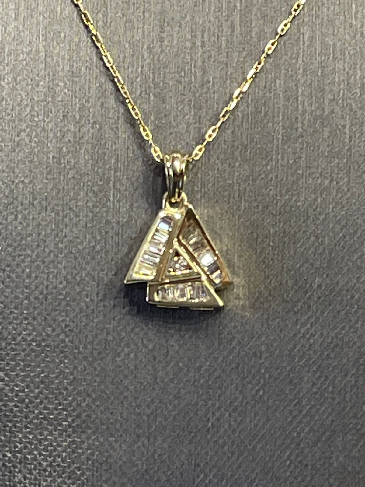 14K Y/G 3-DIMENTIONAL TRIANGLE BAGUETTE DIAMOND PENDANT