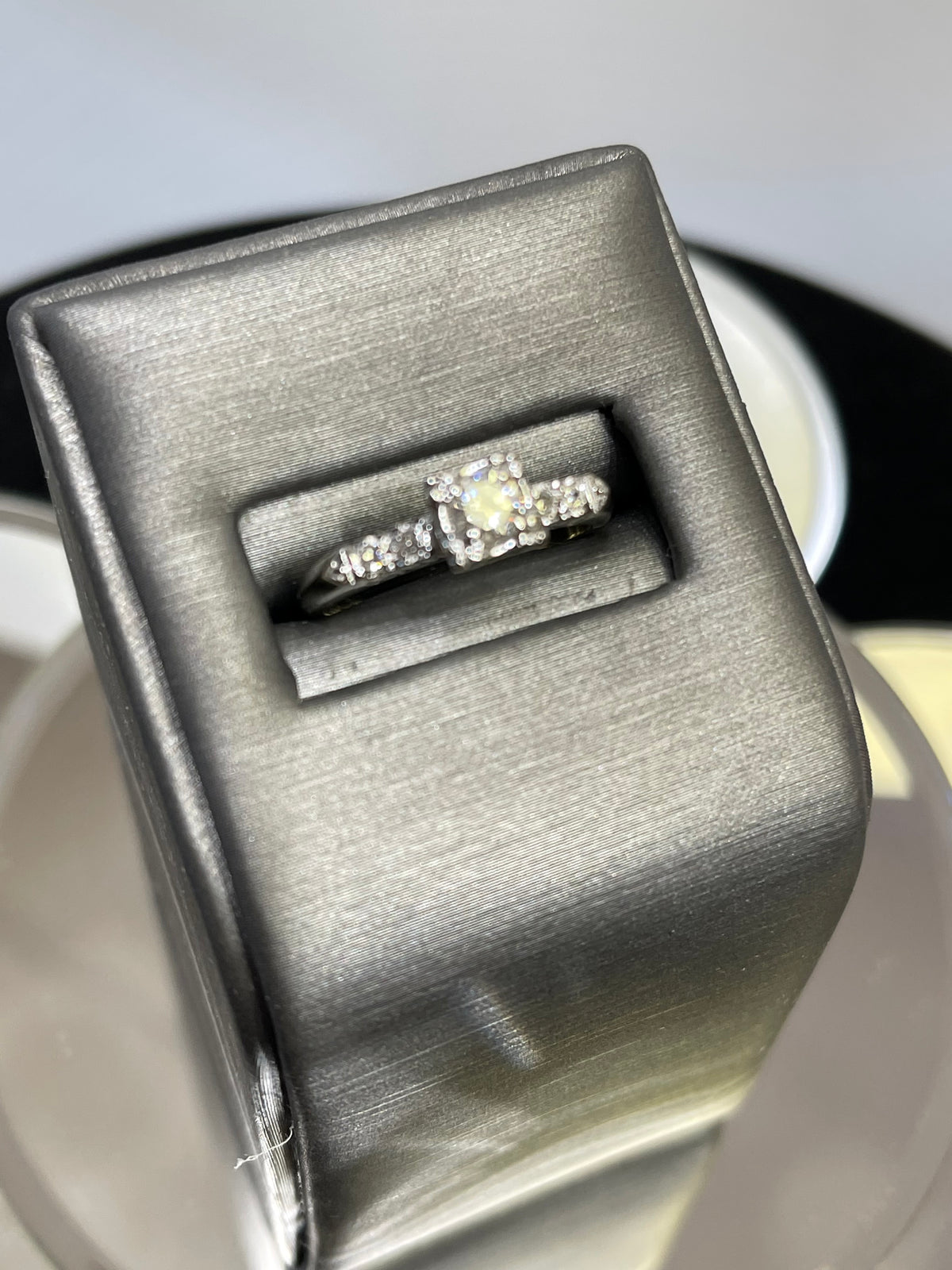 14 Karat White Gold Diamond Engagement Ring Center Round With Accent Diamond Ring