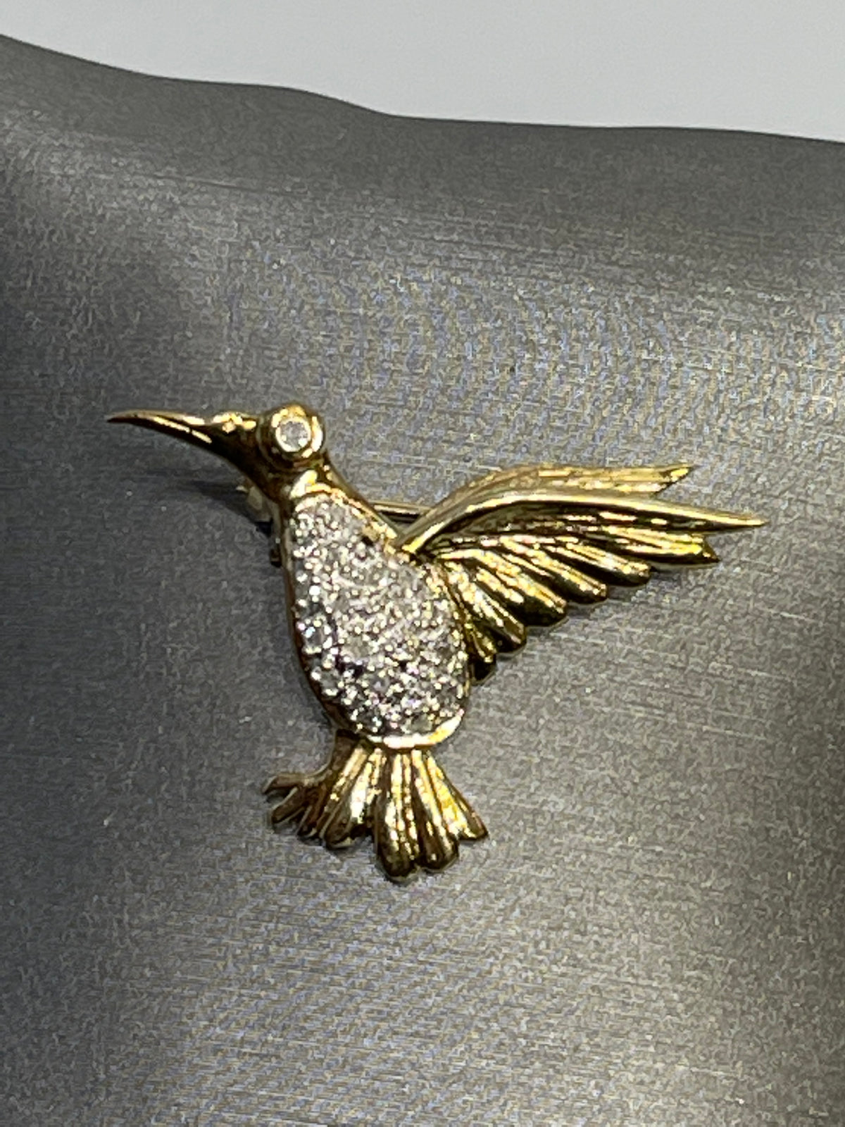 Vintage 10 Karat Yellow Gold Diamond Hummingbird Shaped Pin Pendant