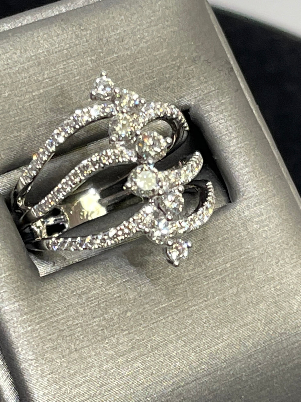 18KT White Gold Diamond Ring North South Type Design