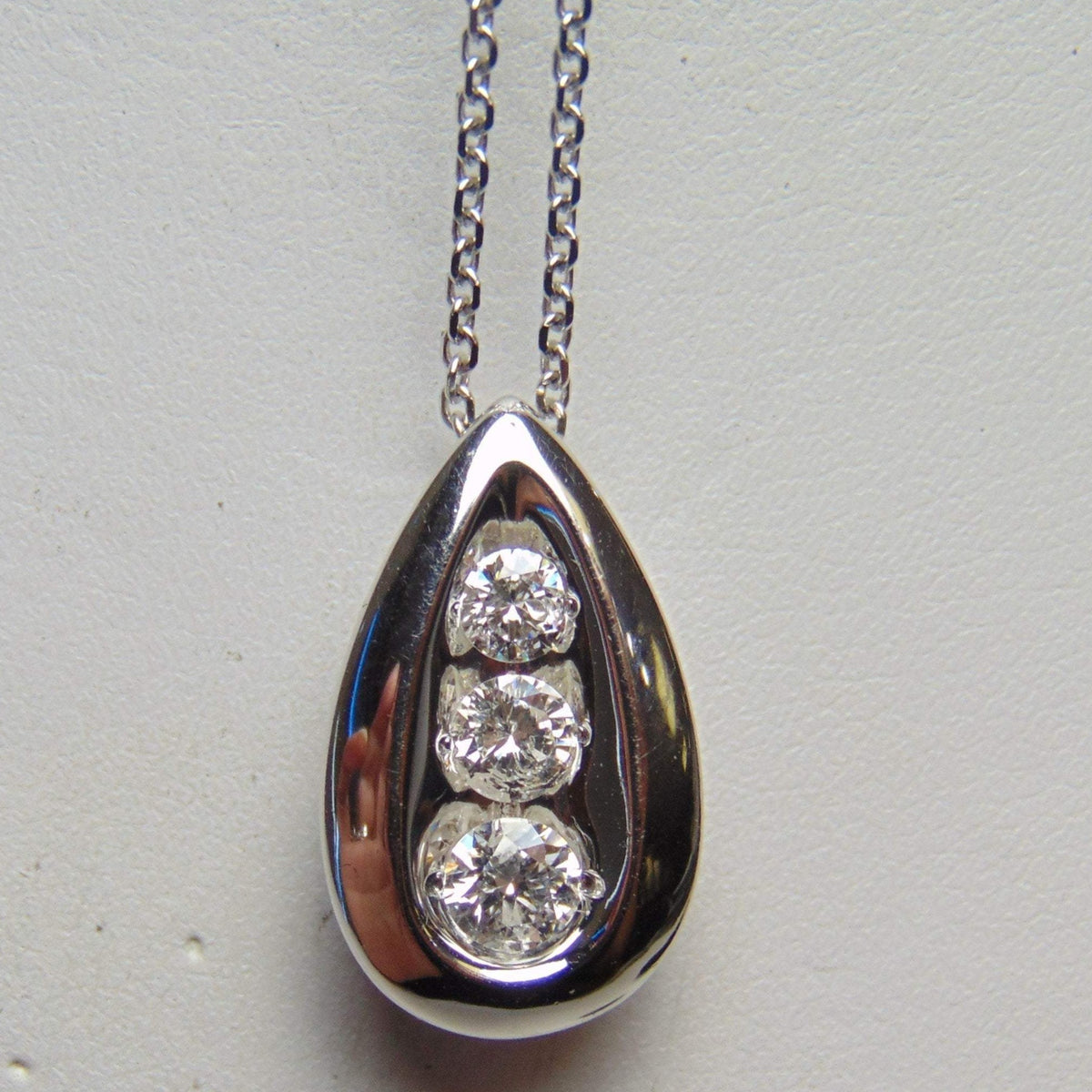14 Karat White Gold Diamond Tear Drop Necklace - Philadelphia Gold & Silver Exchange